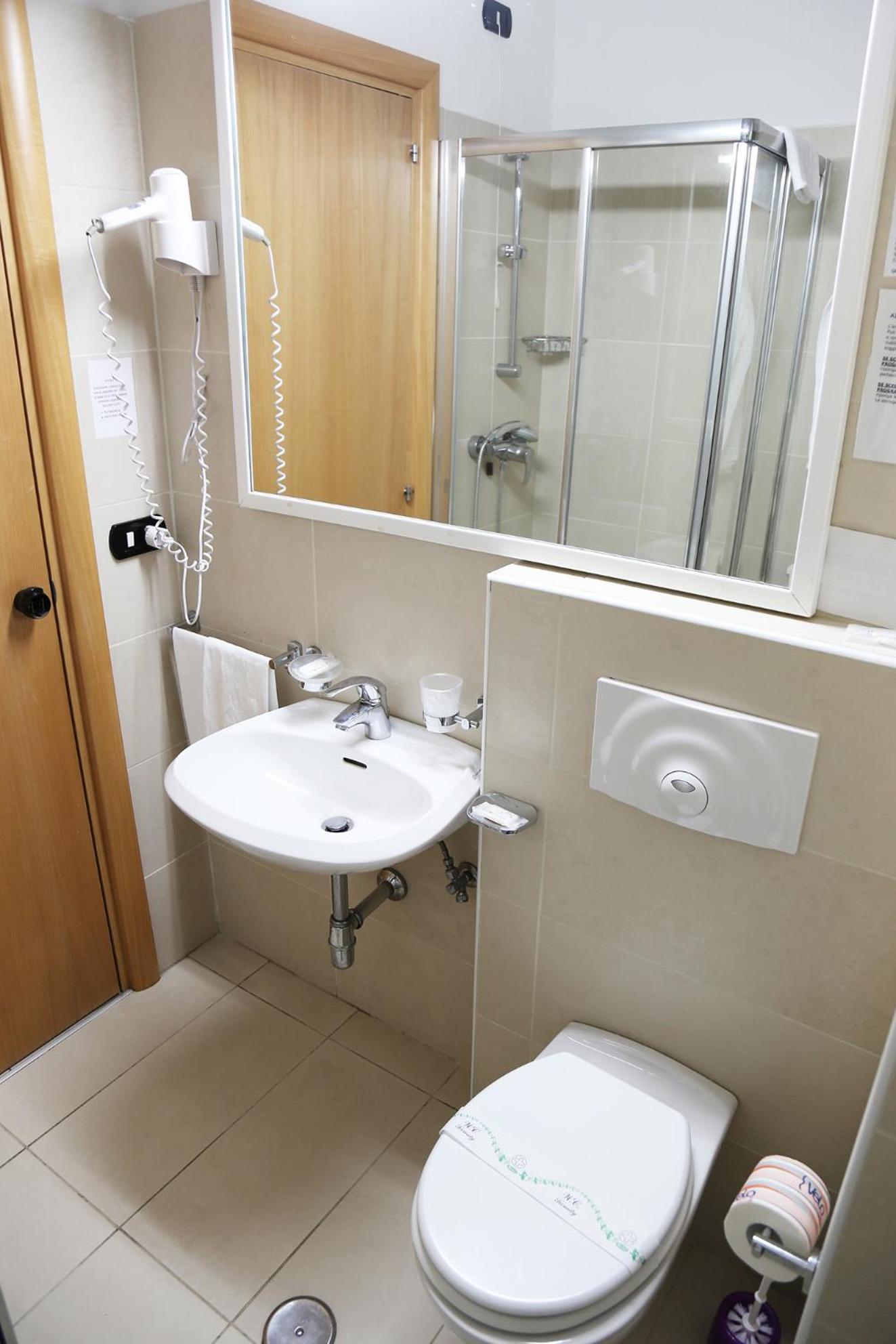 Single Room photo 2