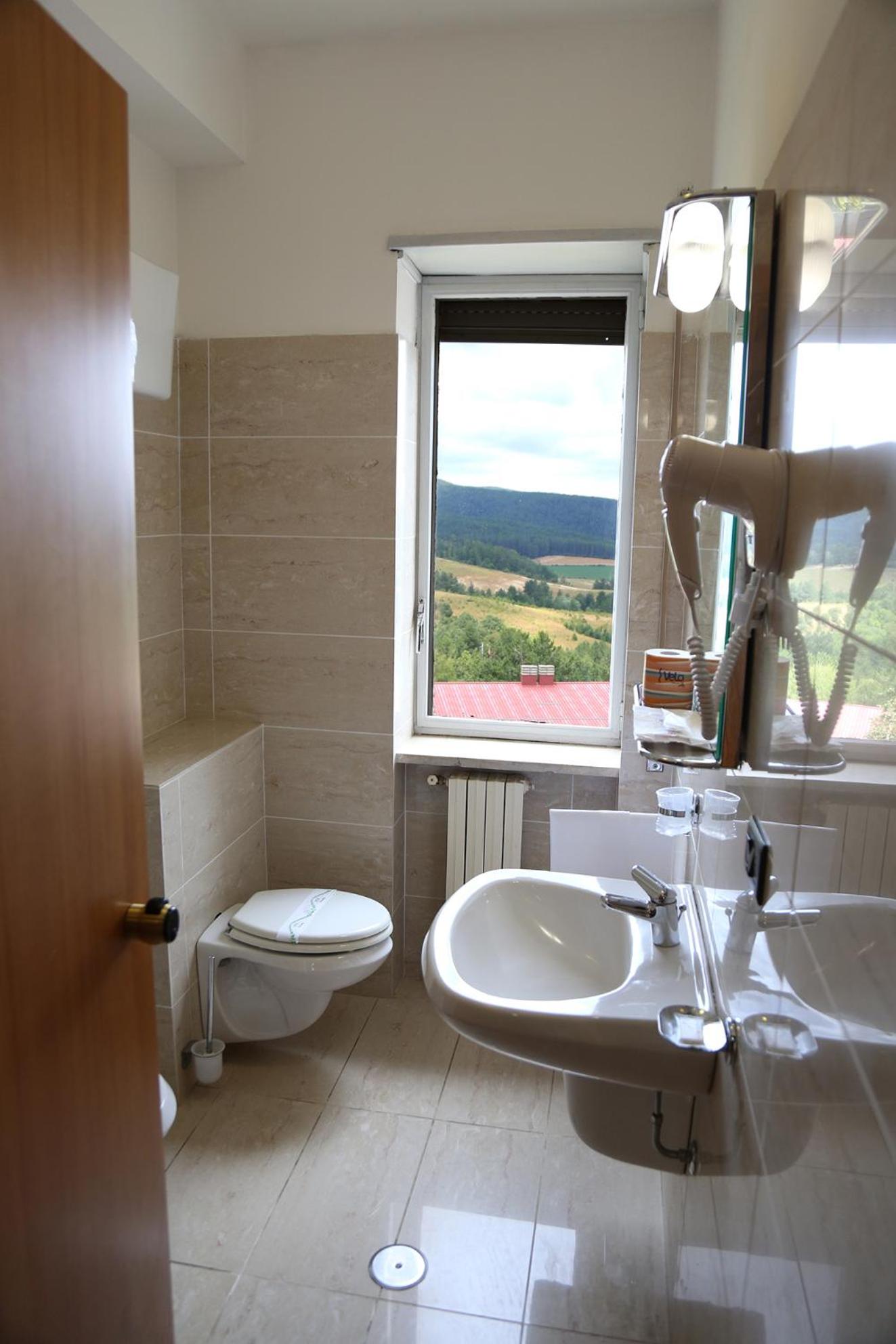 Double or Twin Room photo 2