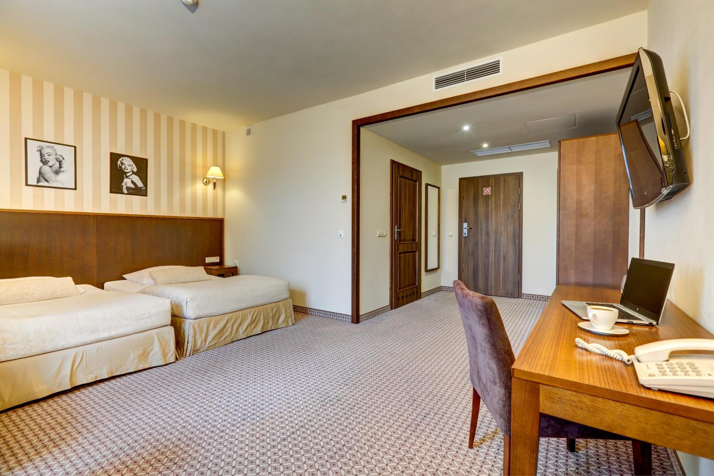 Superior Double or Twin Room - Photo 1