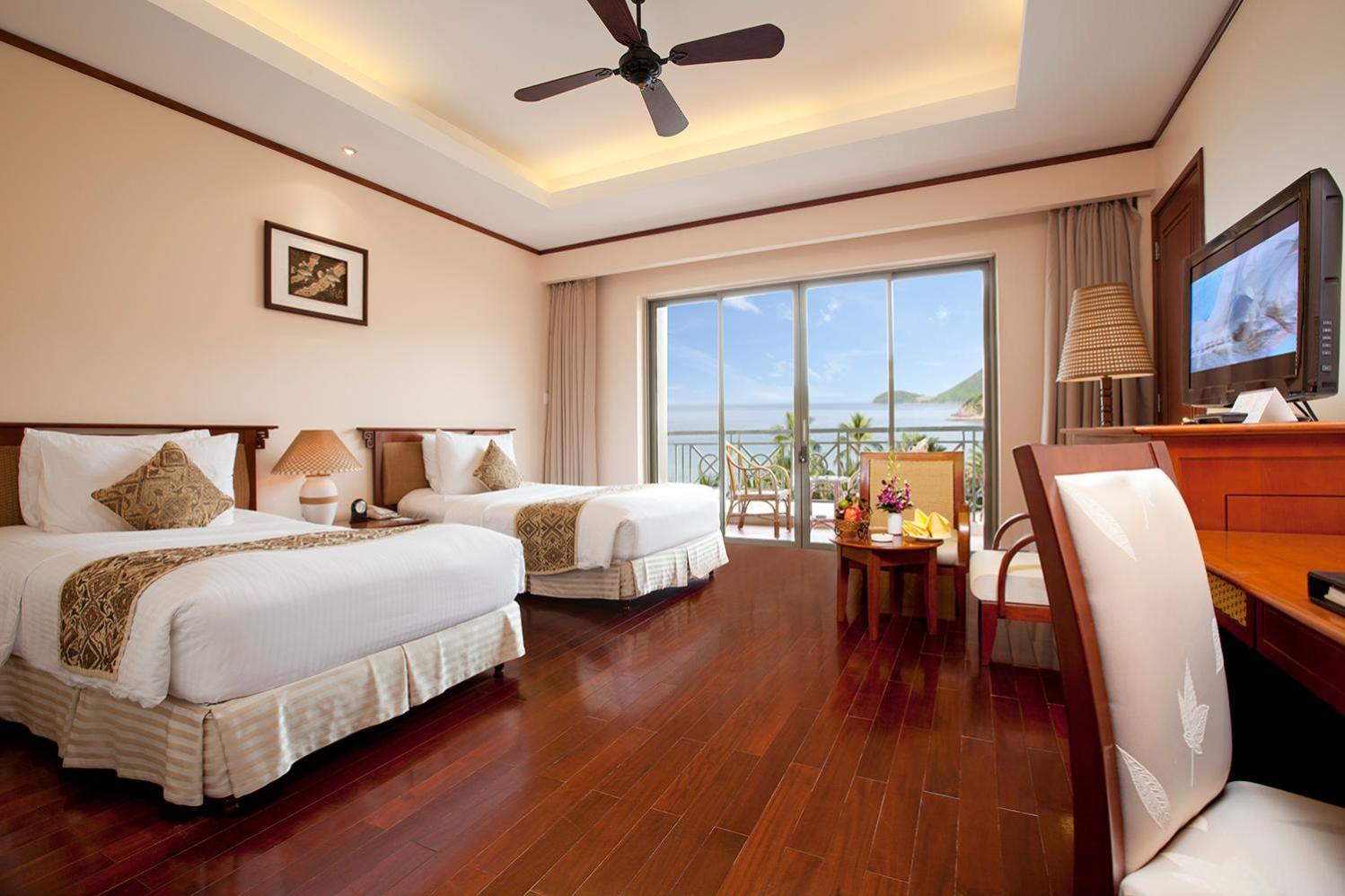 Deluxe Ocean View Twin Bed