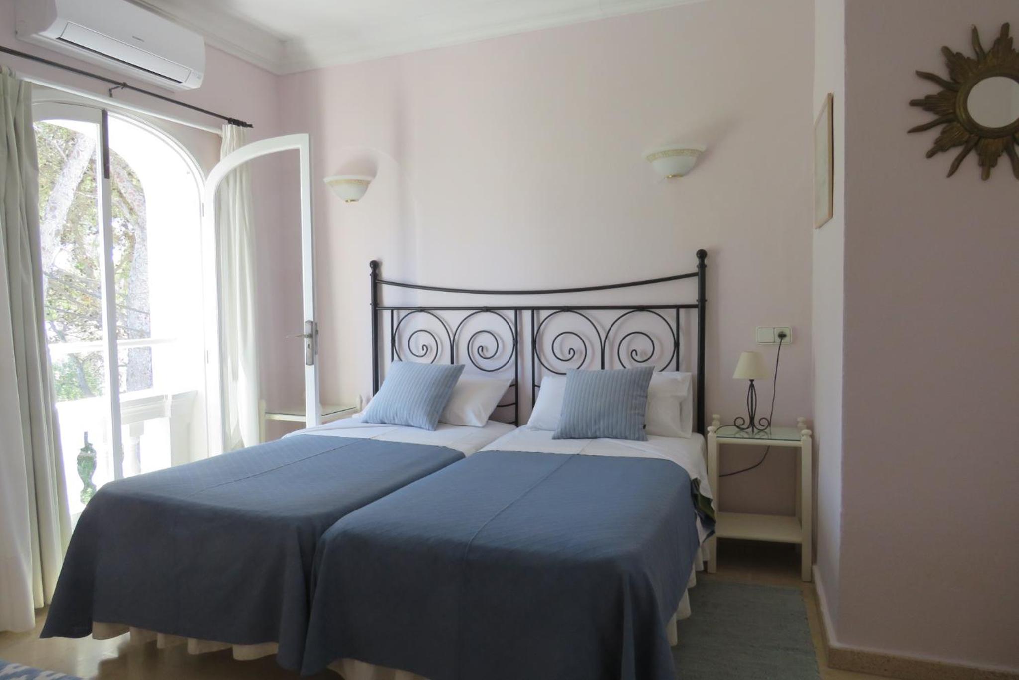 Habitación Doble Estándar o con Dos Camas Individuales.