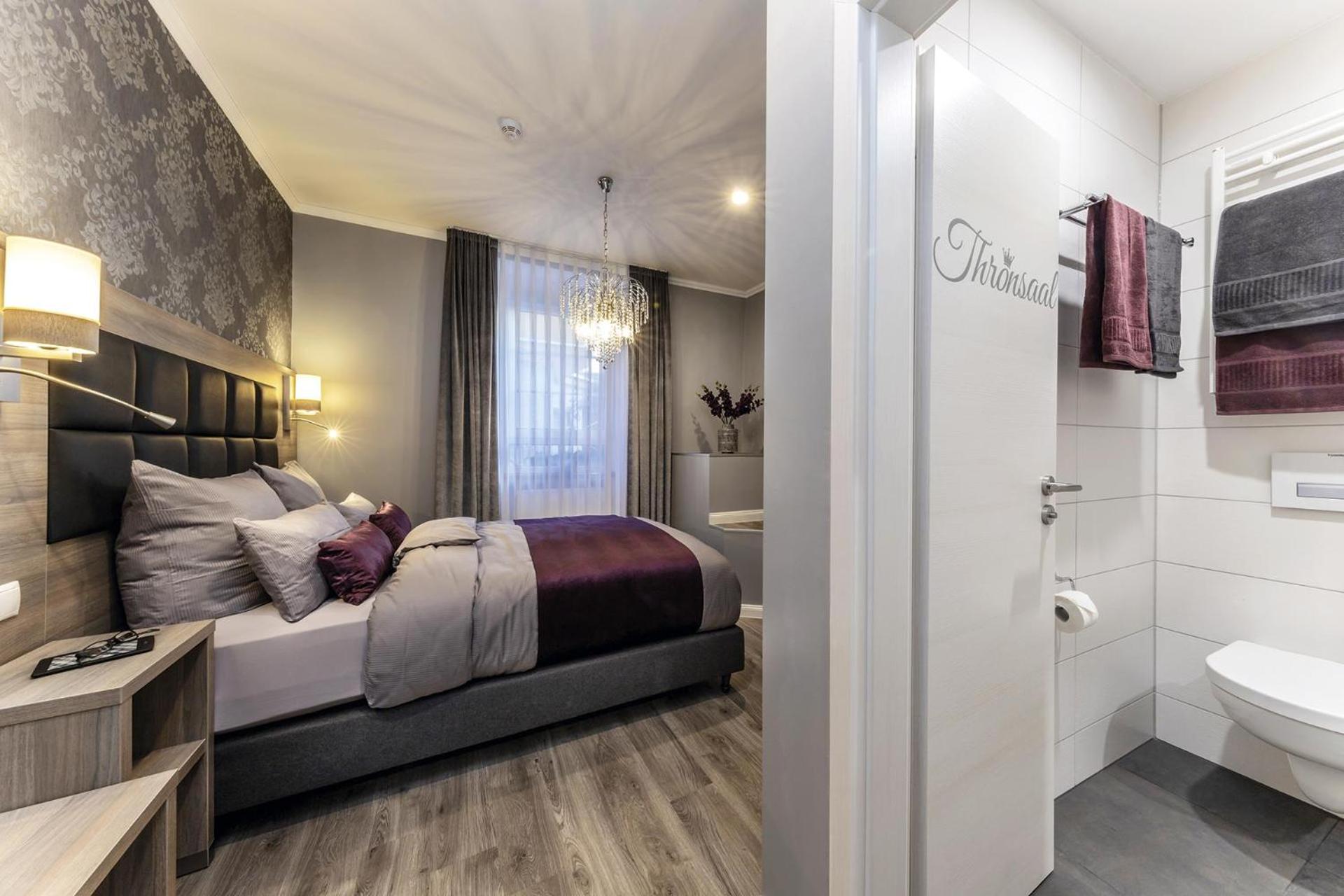 Queen Suite photo 2