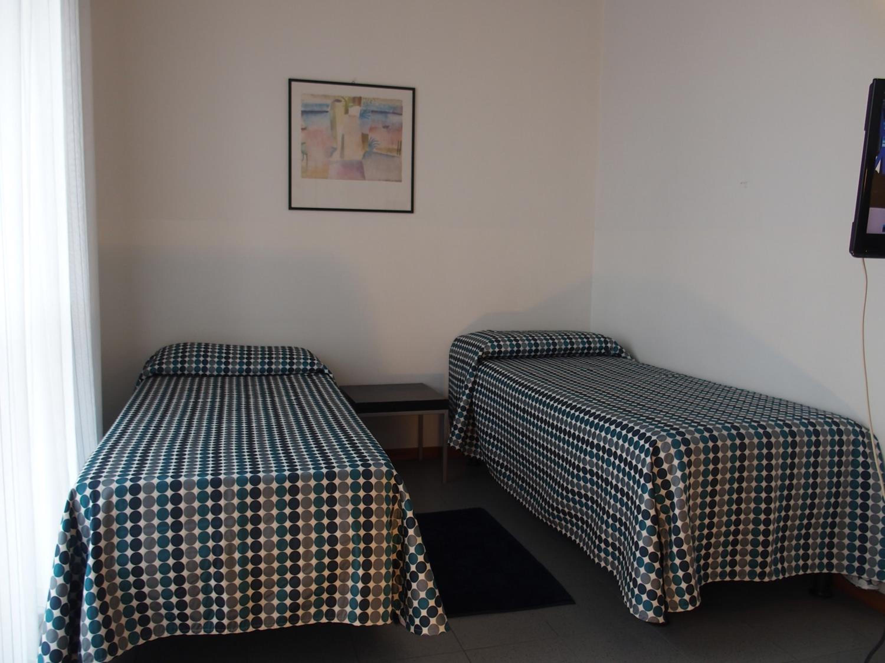 Family Room (2 Adults + 2 Children) photo 2