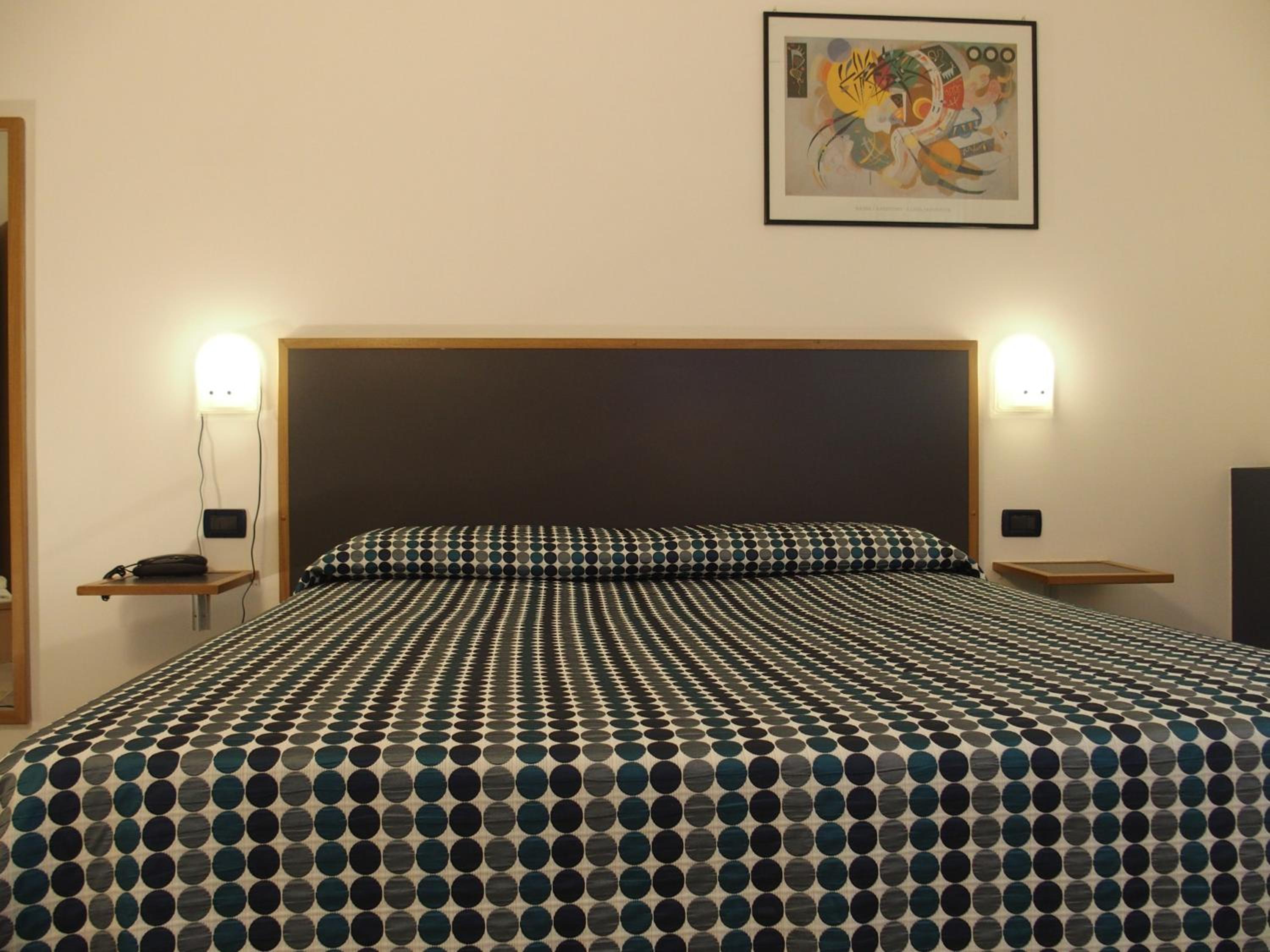 Double Room - Photo 15