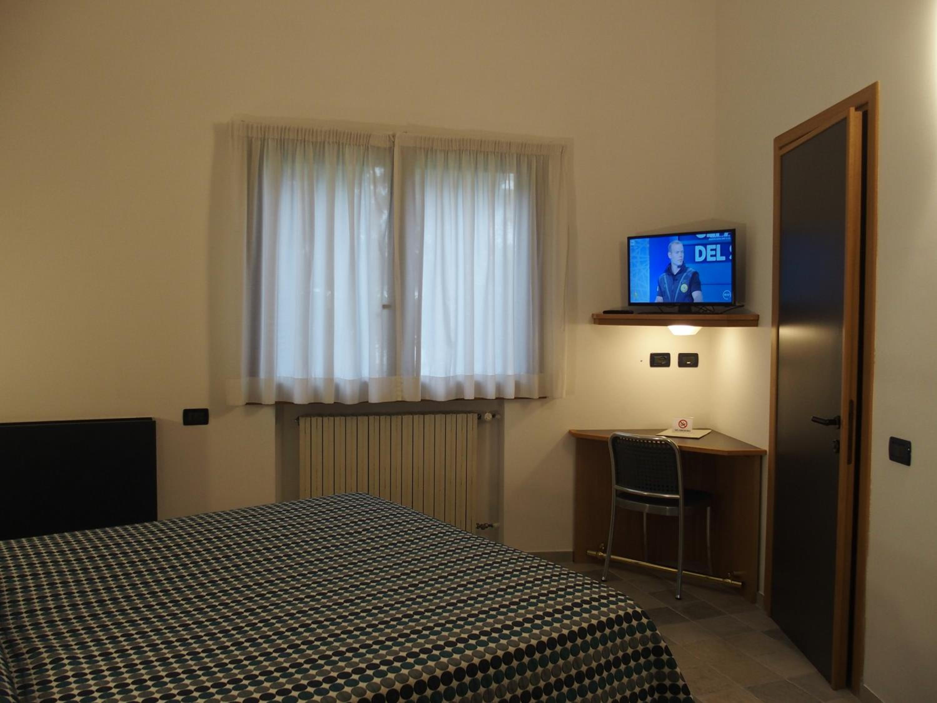 Double Room - Photo 16