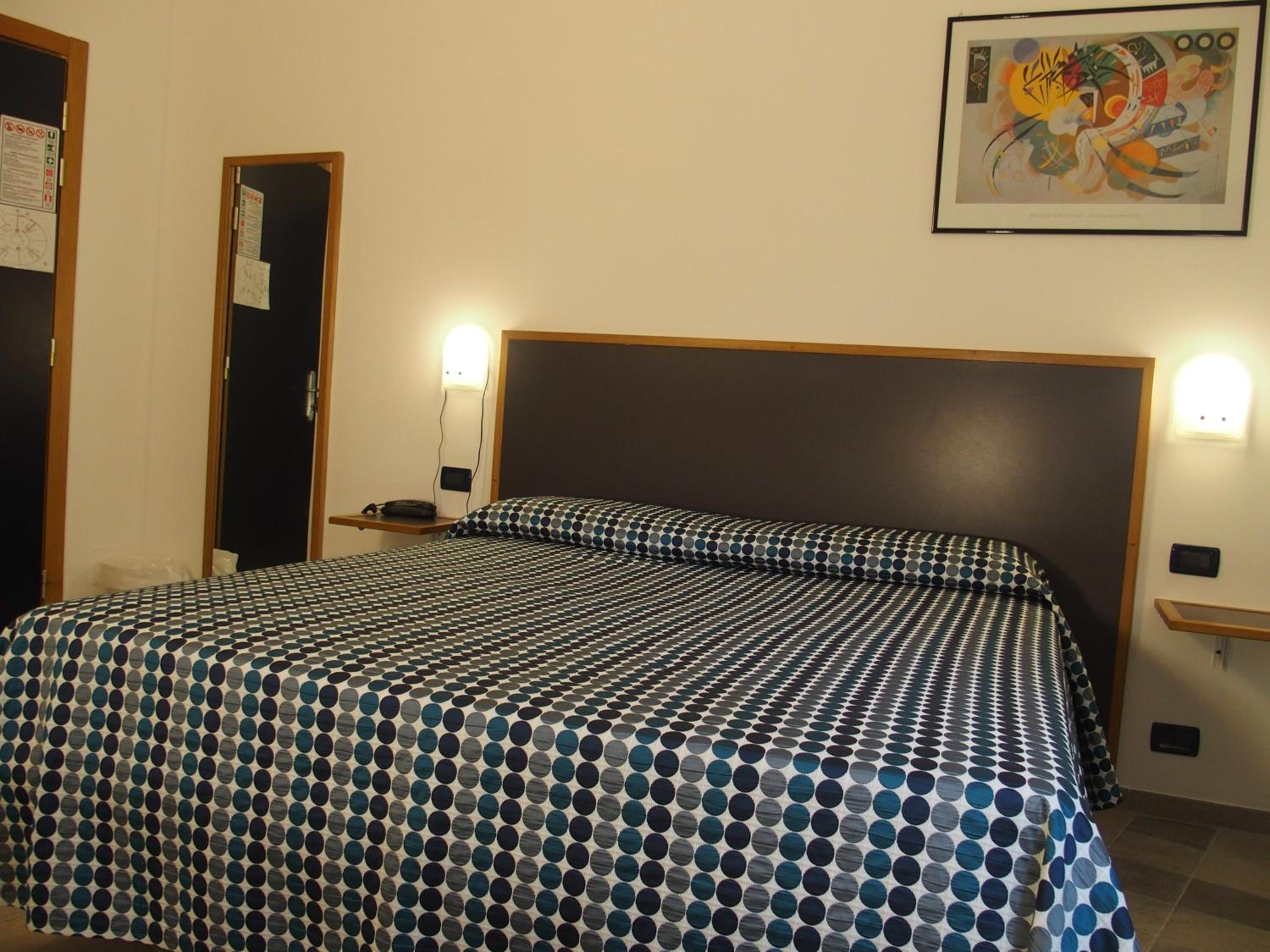 Double Room - Photo 22