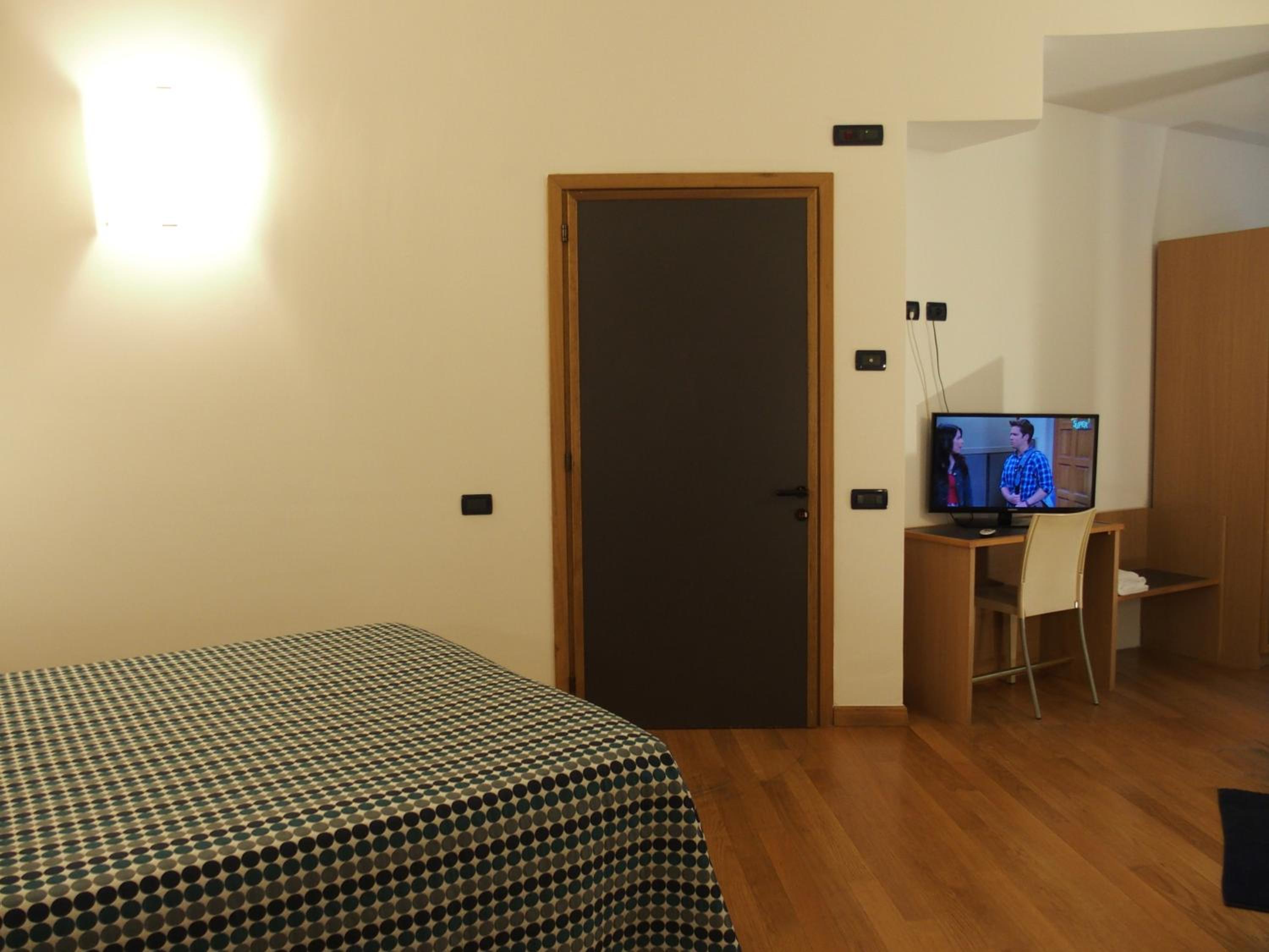 Double Room - Photo 23