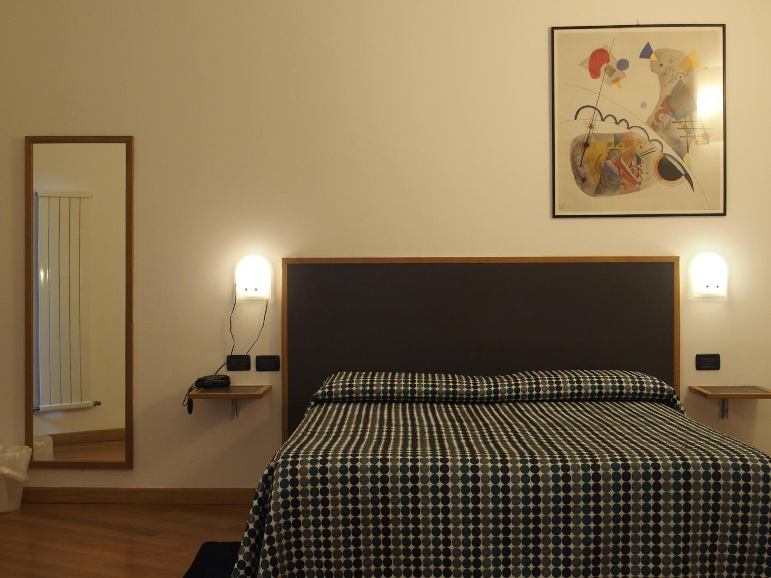 Double Room - Photo 25