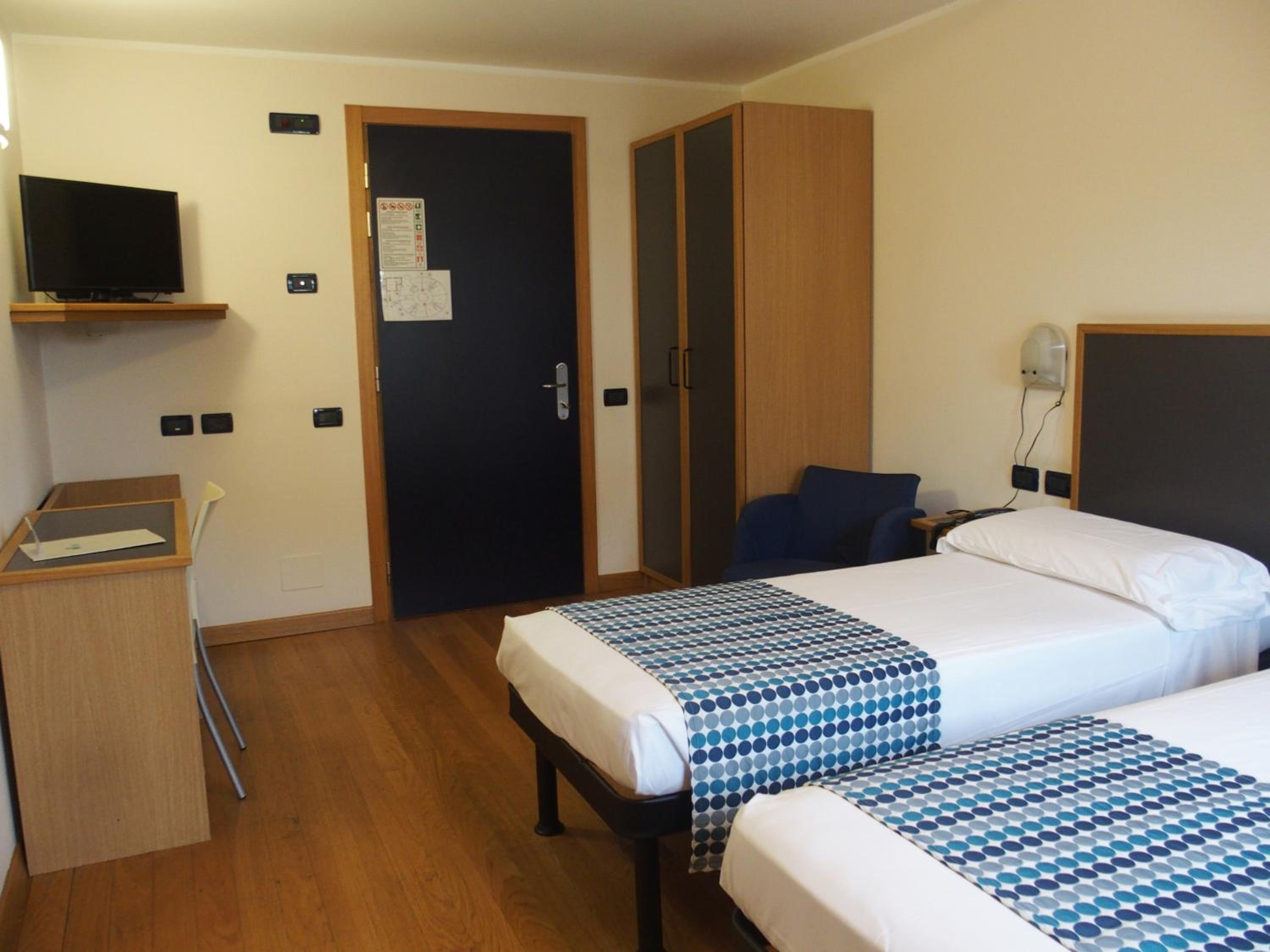 Double Room - Photo 28