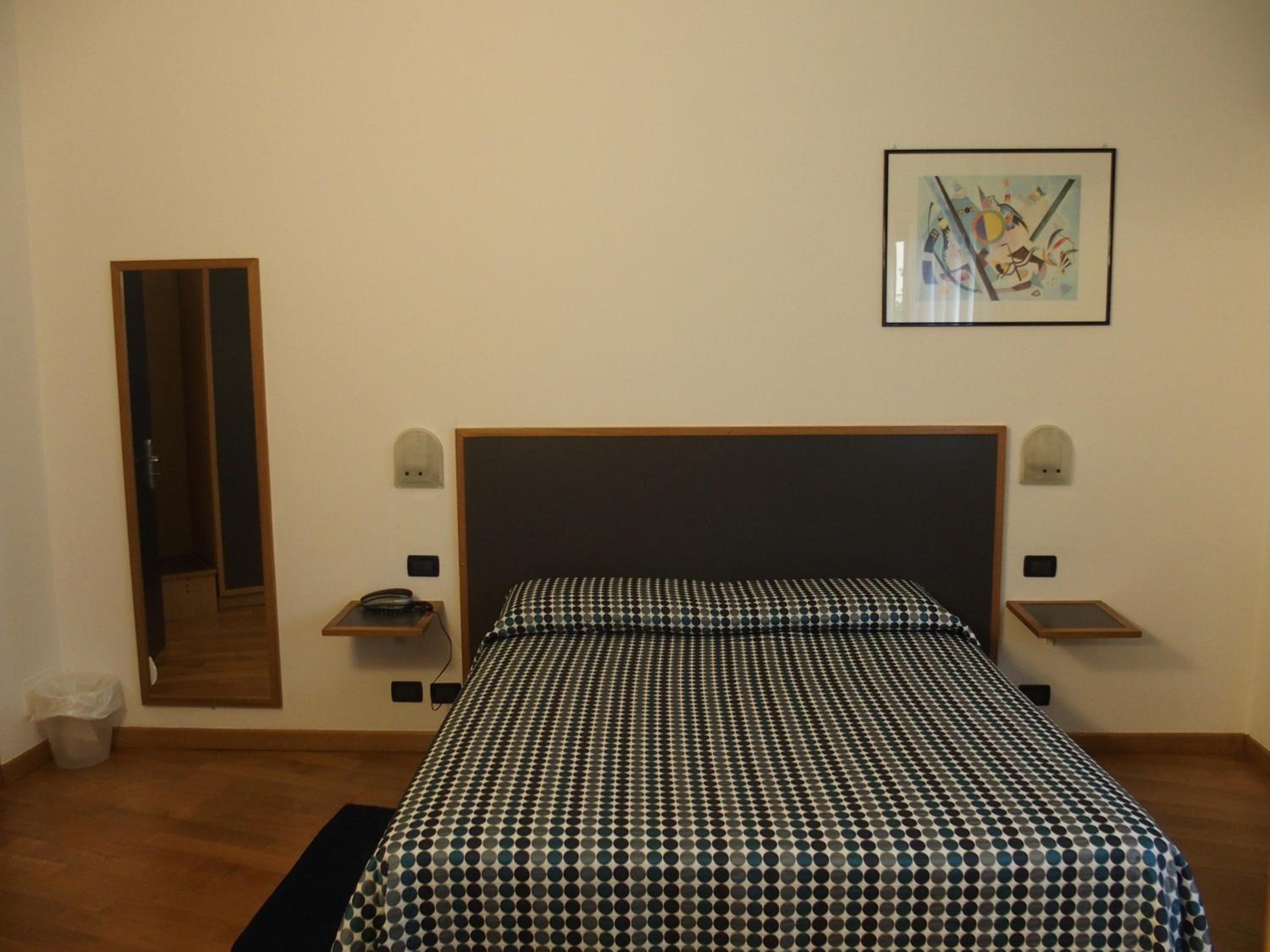 Double Room - Photo 36