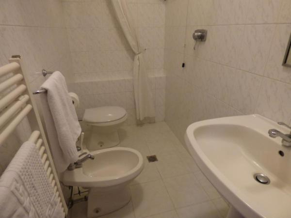 Single Room photo 3
