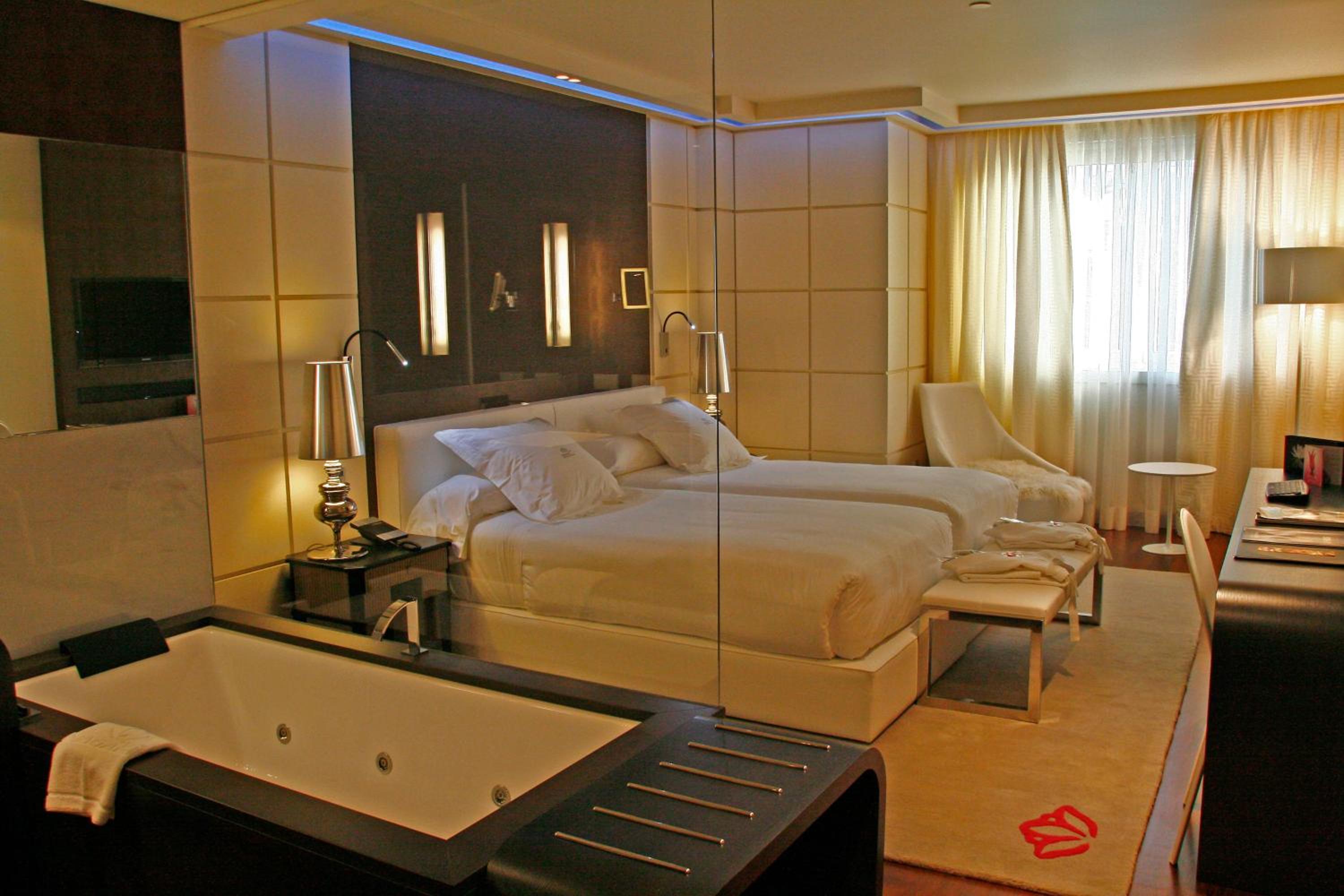 Double or Twin Room - Photo 7