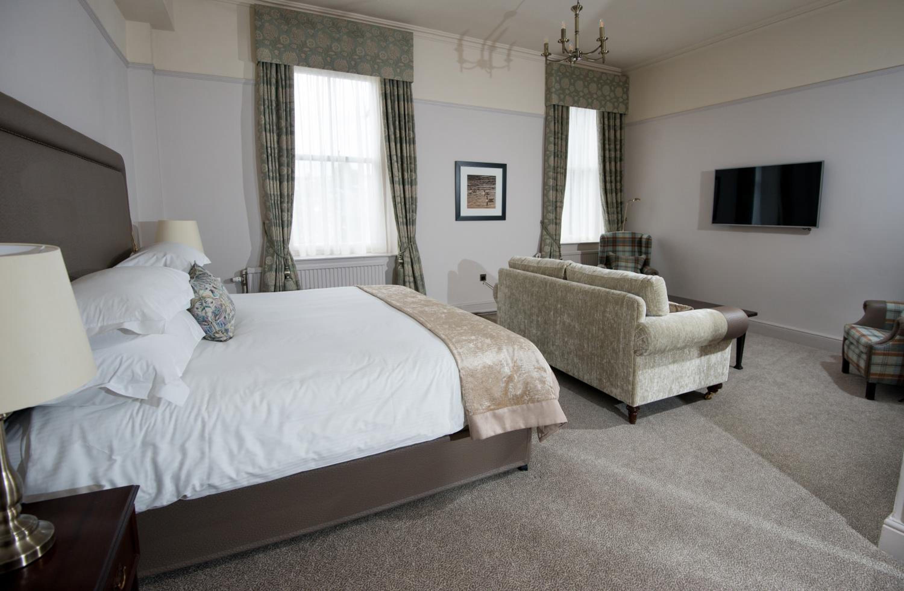 Standard Family Room 3 - Photo 4