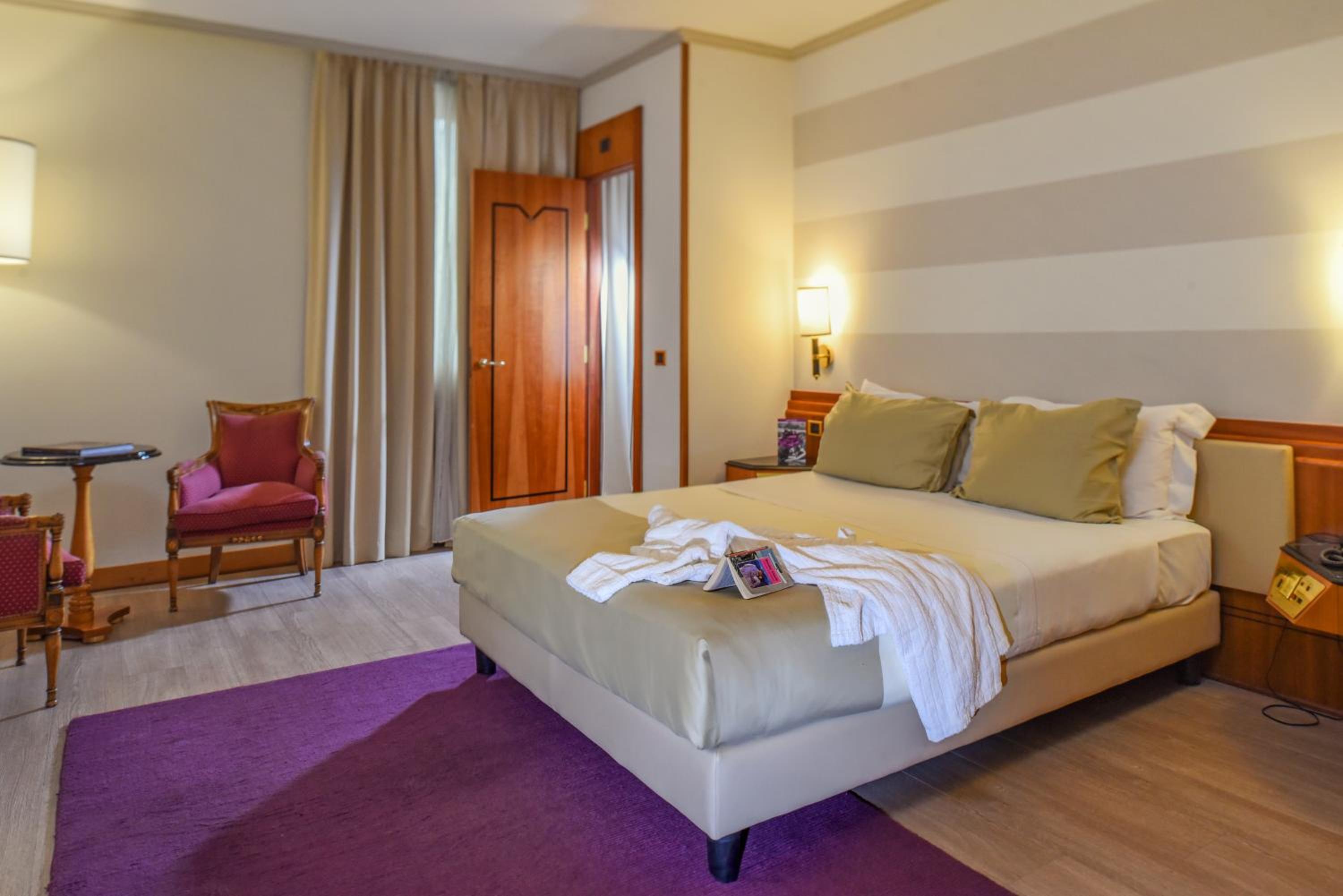 Deluxe Double Room photo 2