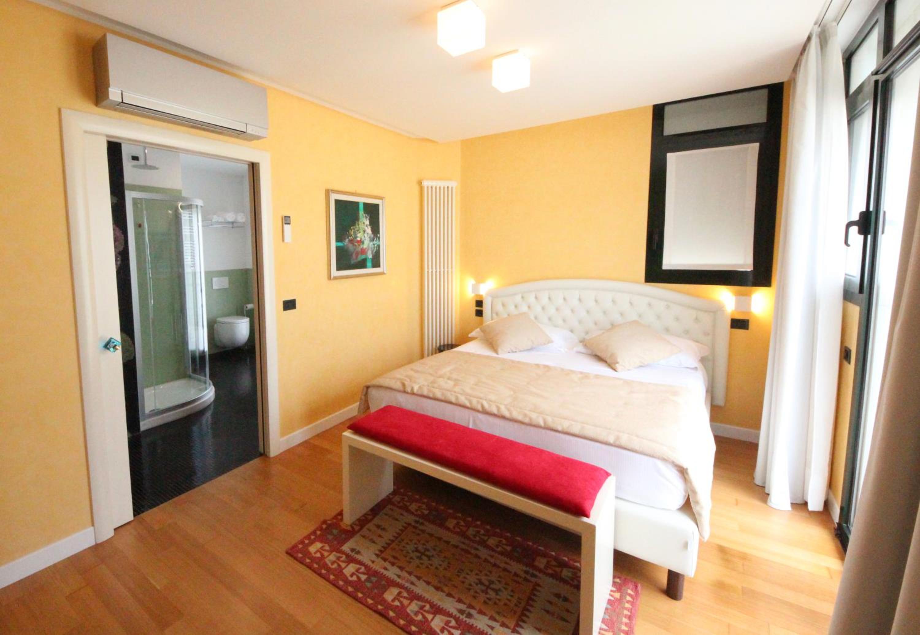 Deluxe Family Suite photo 1