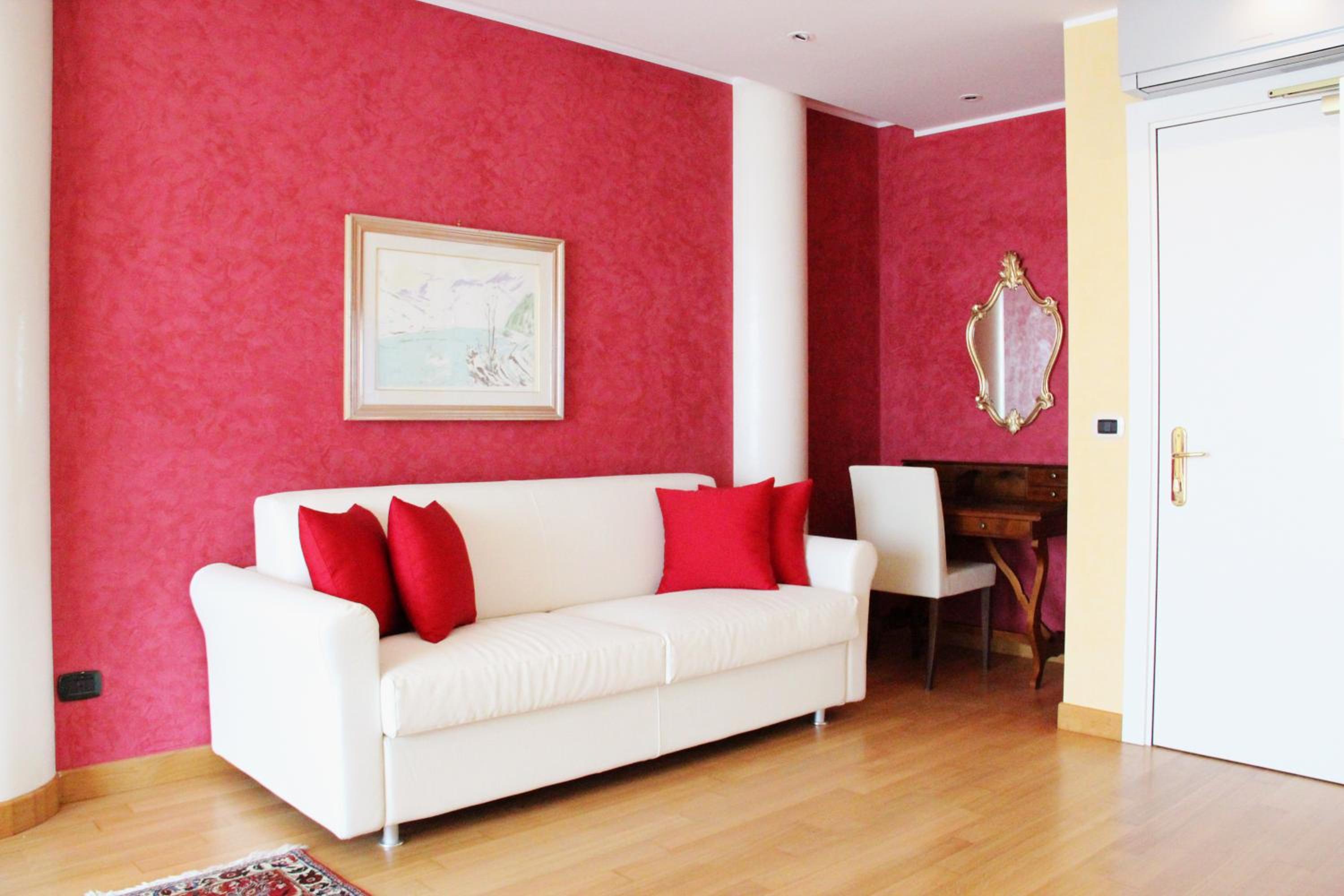 Deluxe Family Suite photo 3