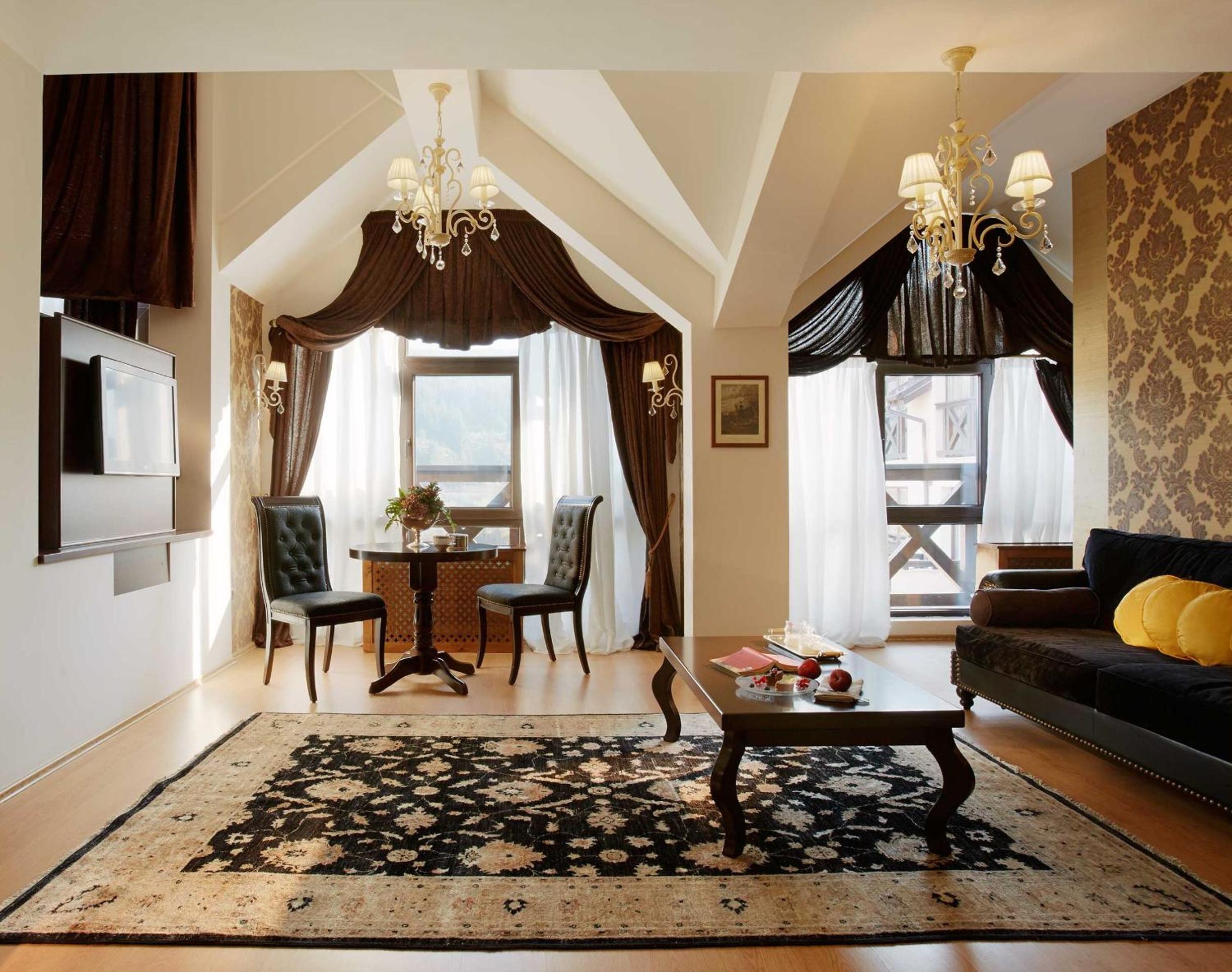 Honeymoon Suite