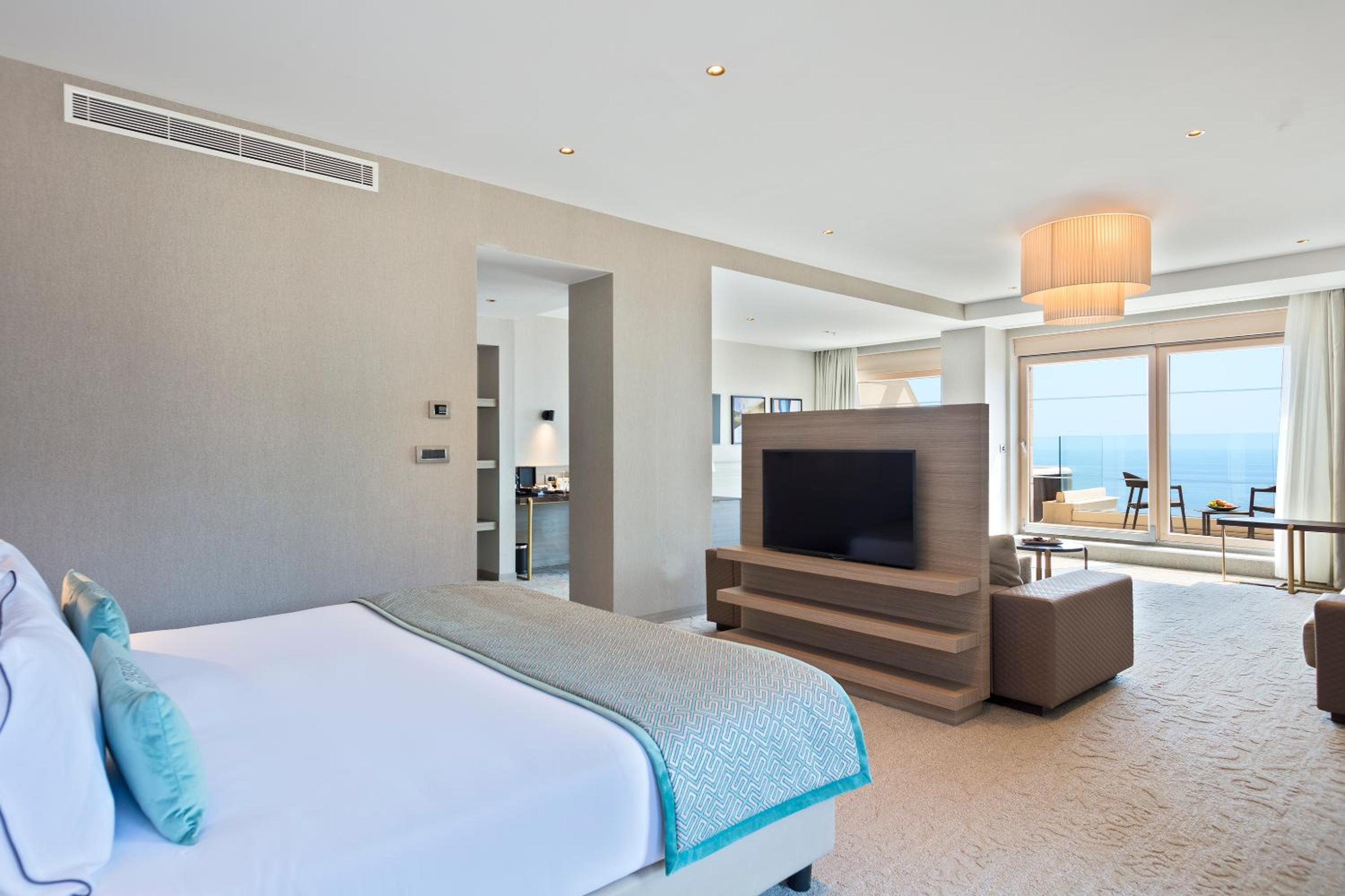 Executive Junior Suite with Jacuzzi Bath