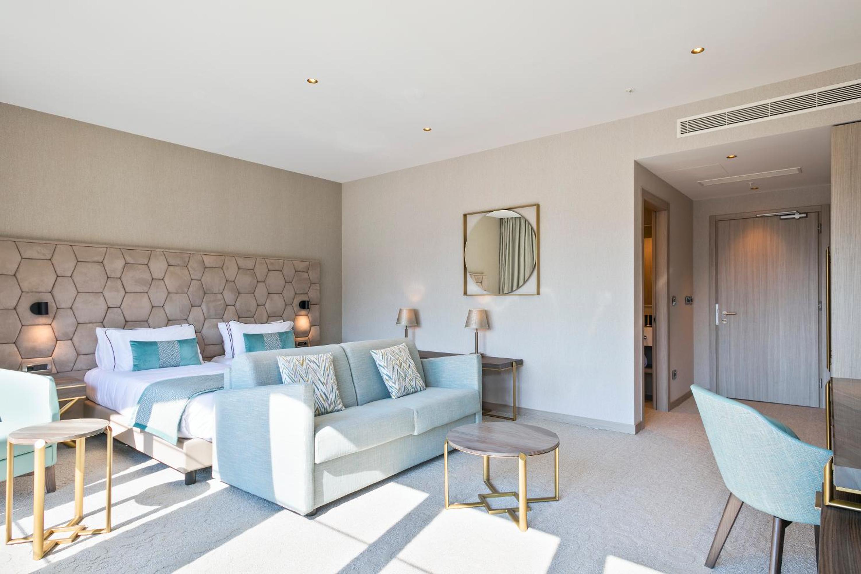 Junior Suite (2 Adults + 2 Children) photo 3