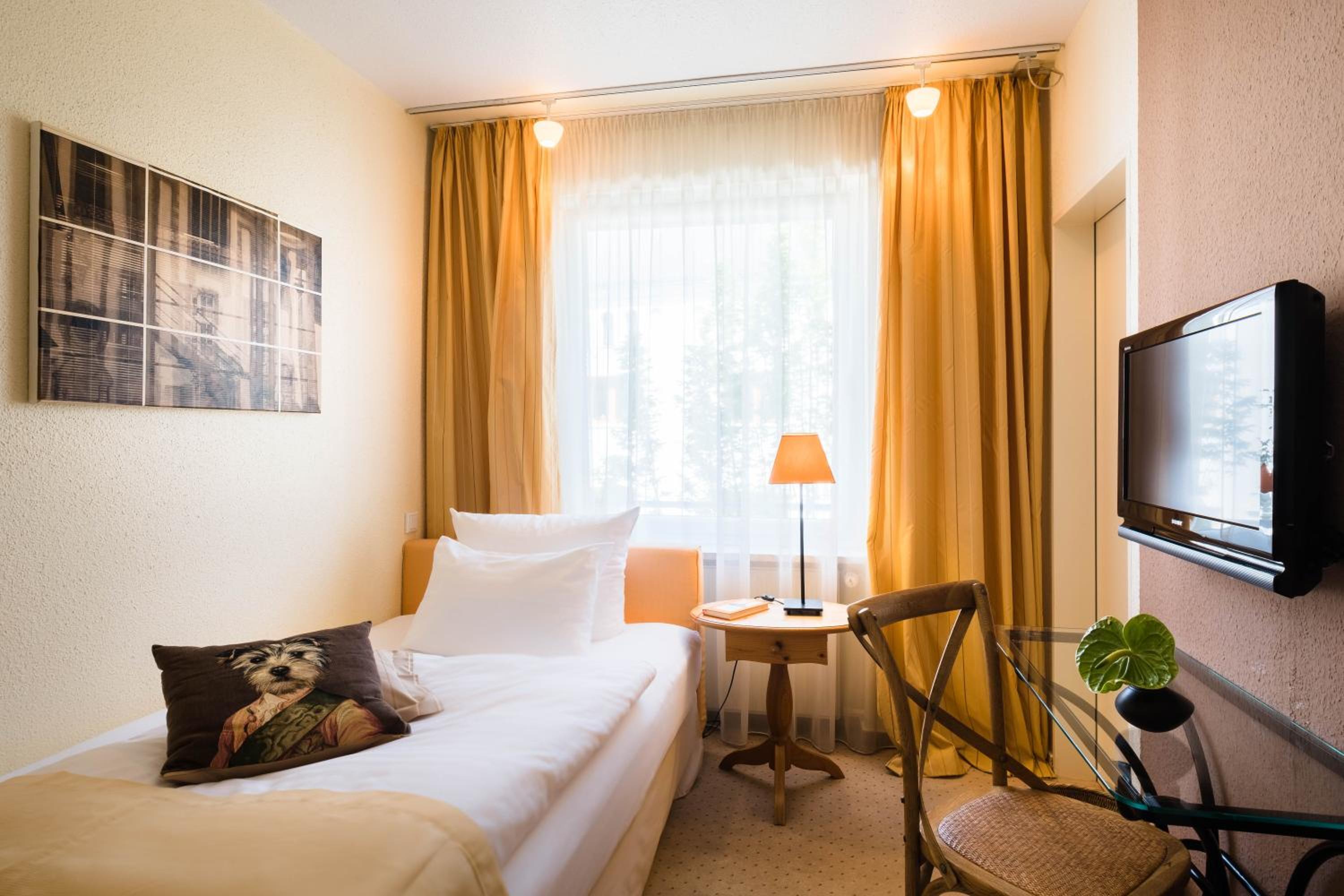 Standard Single Room