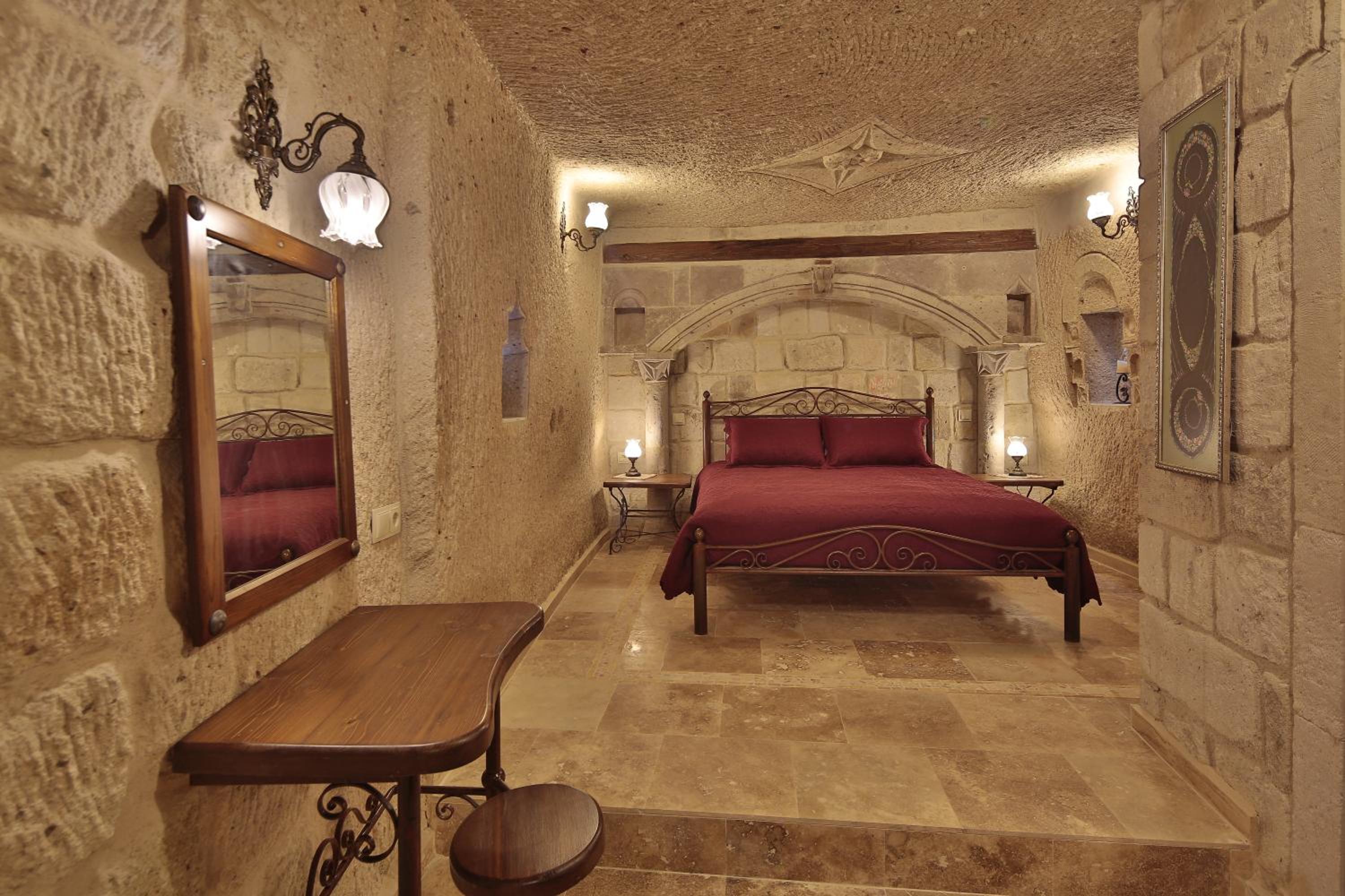 Cave Suite photo 3