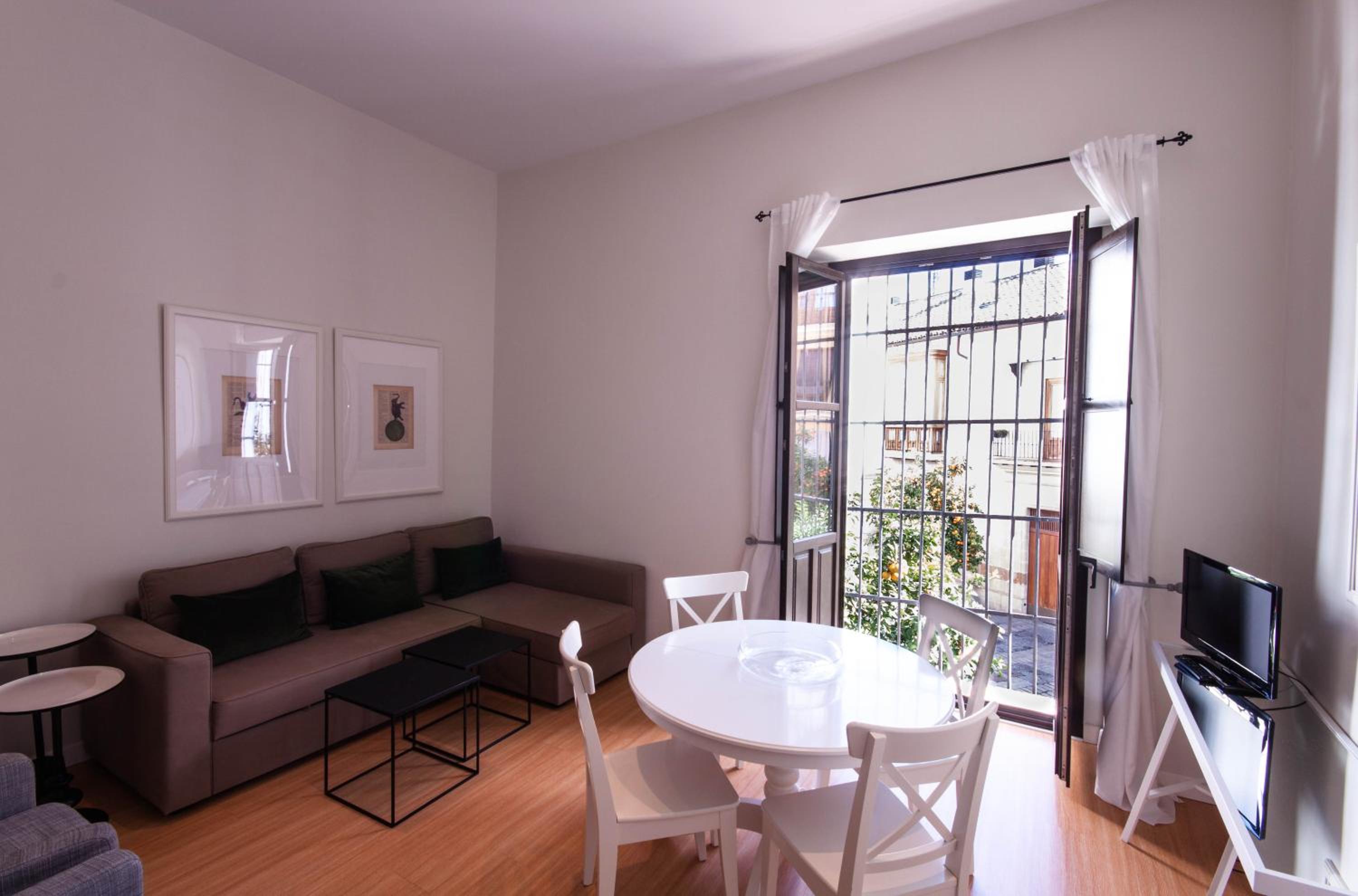 Apartamento con Balcón