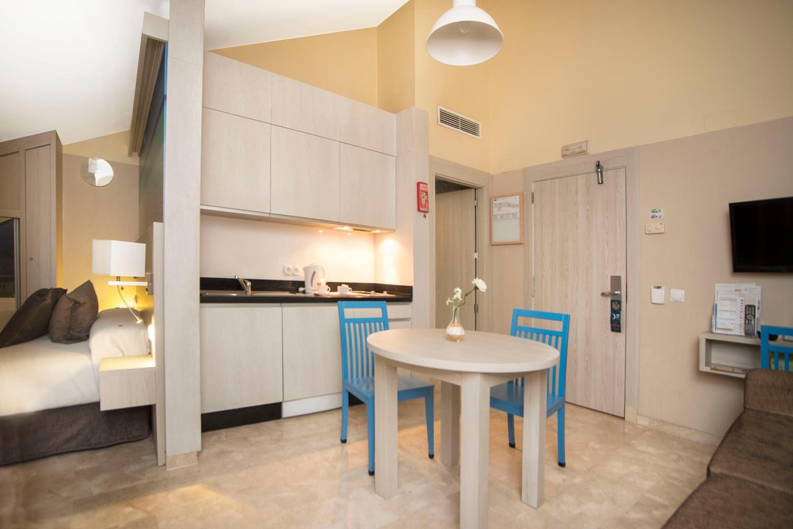 Studio (2 Adults)  - Photo 10