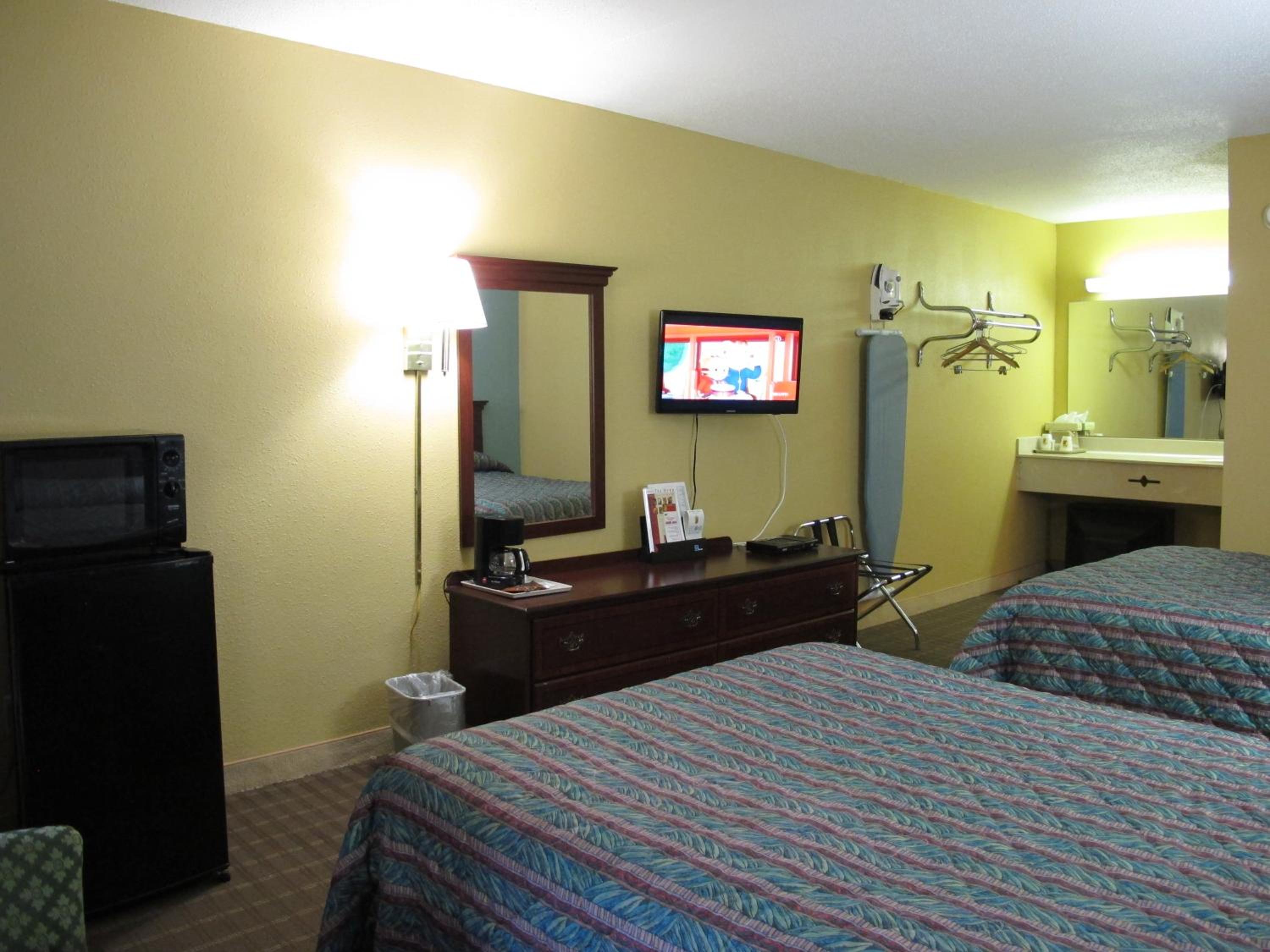 Double Room with Two Double Beds - Non-Smoking photo 3