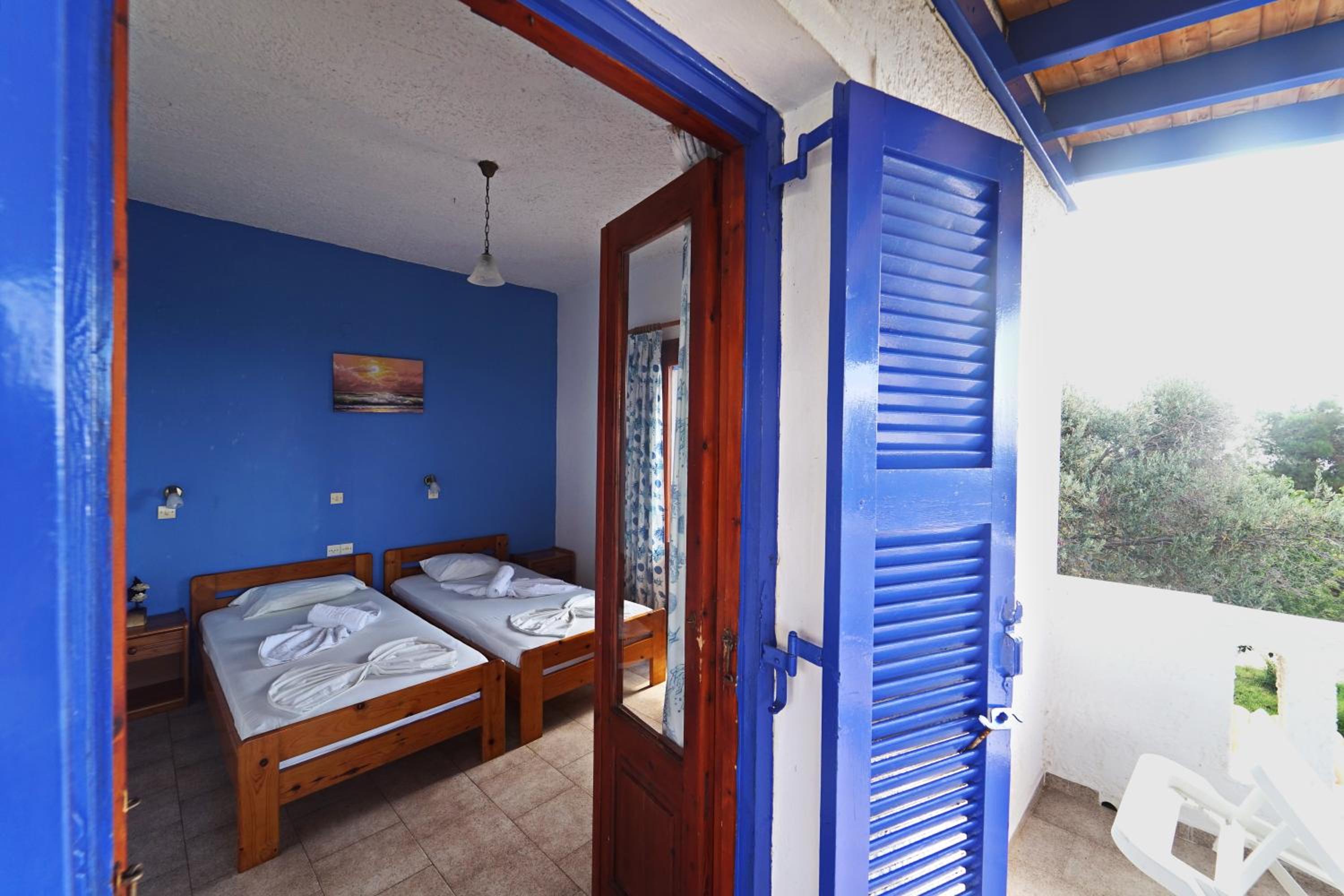 Studio (2 Adults)