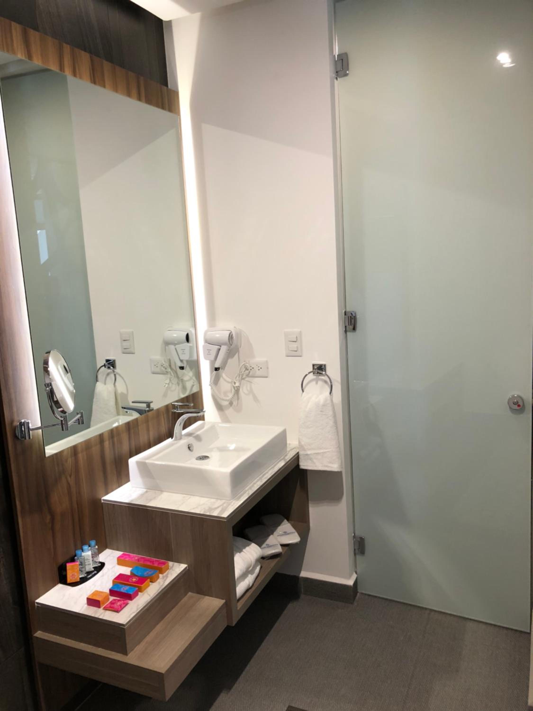 Deluxe Junior Suite - Photo 6