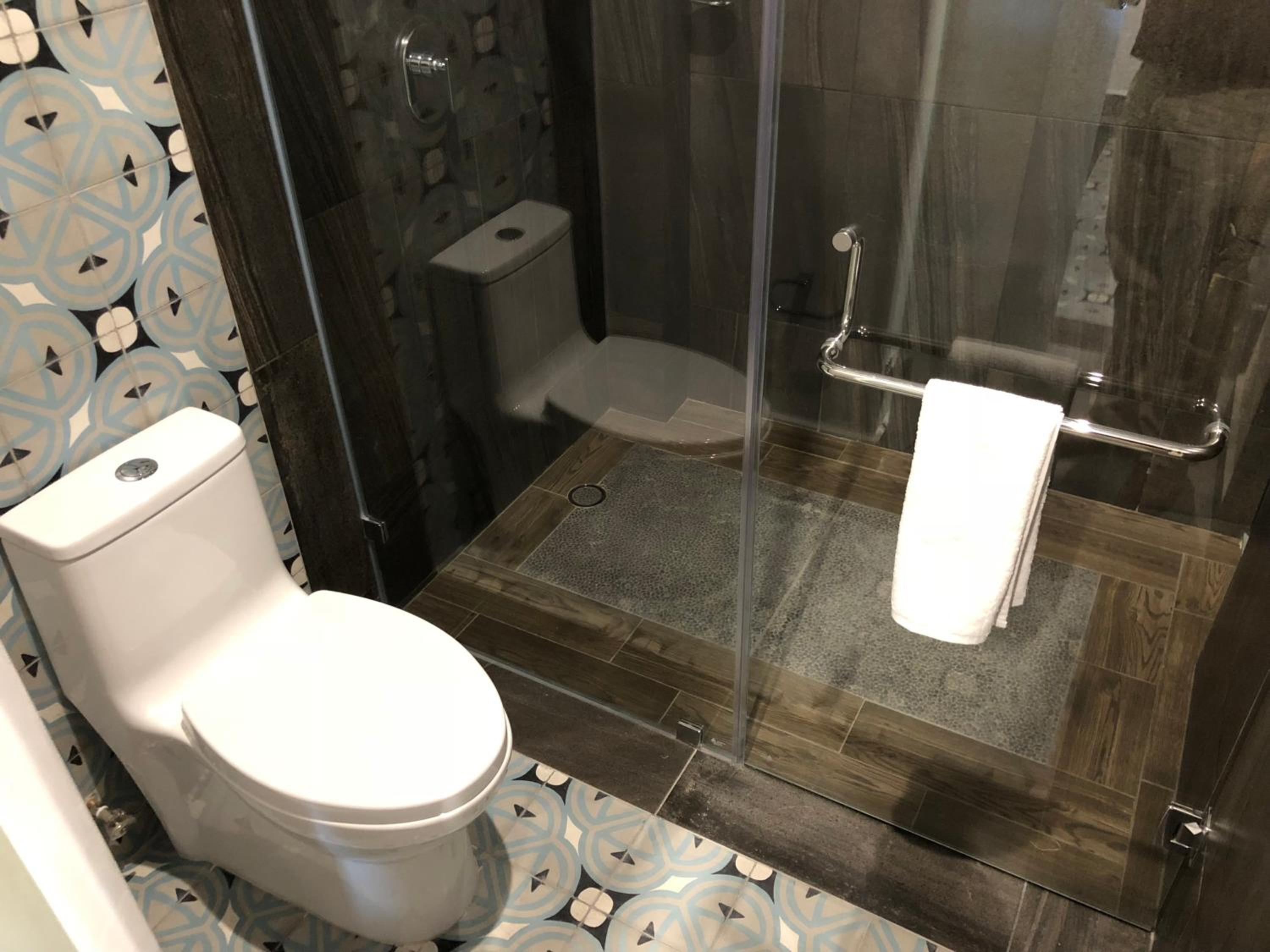 Deluxe Junior Suite - Photo 5