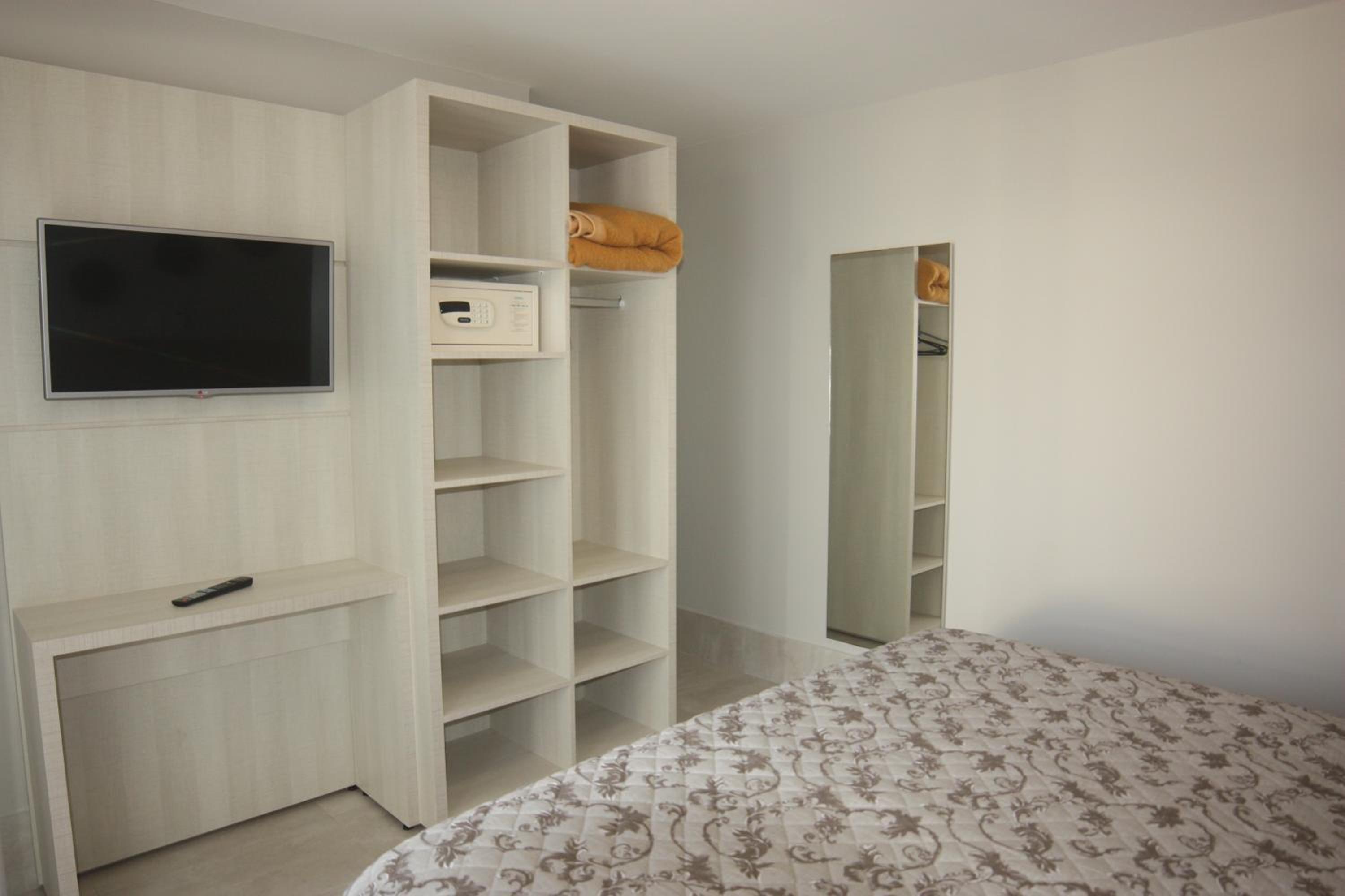 Standard Double Room - Photo 2