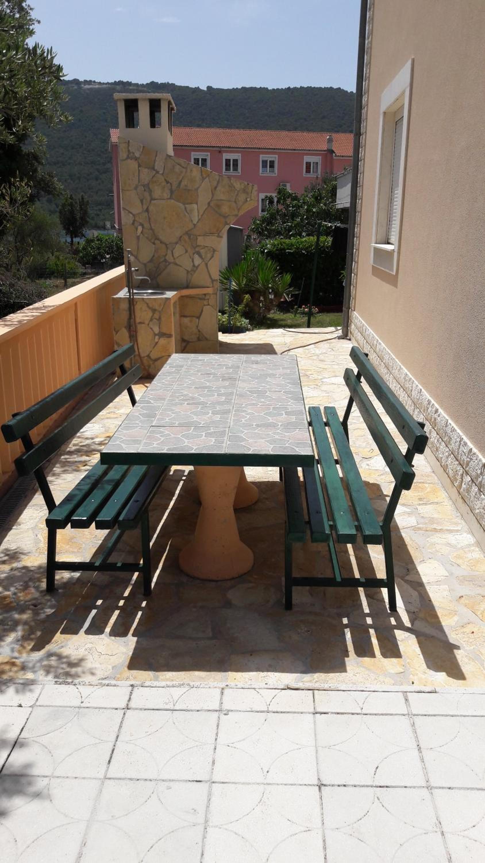 Apartment with Balcony - Photo 2