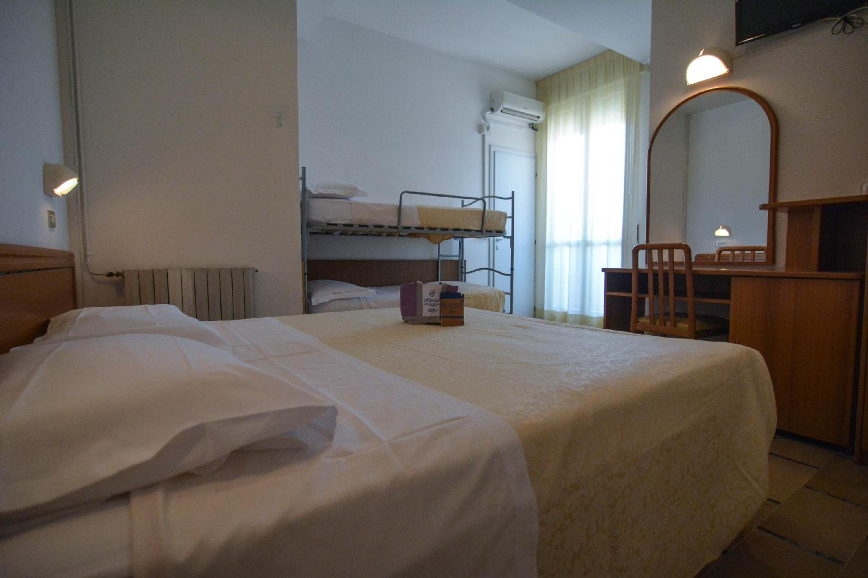Triple Room photo 2