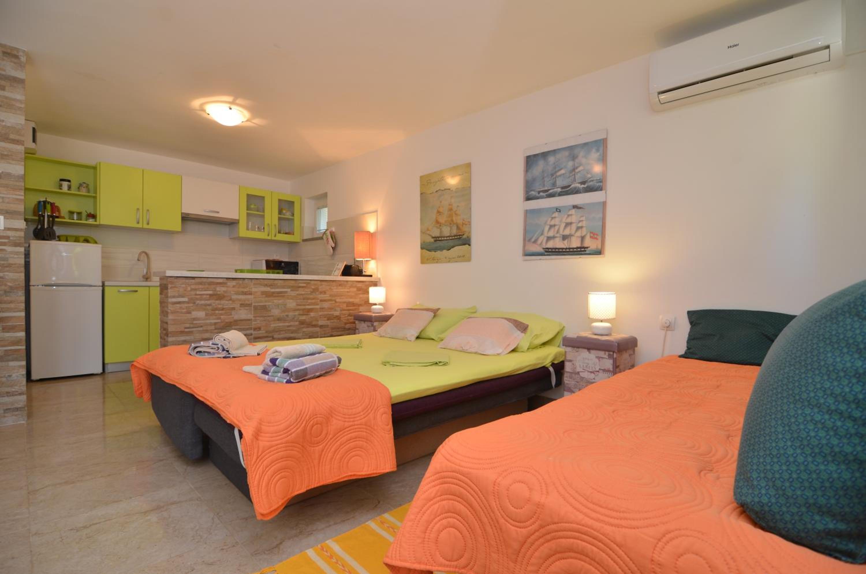 Studio Apartment photo 1