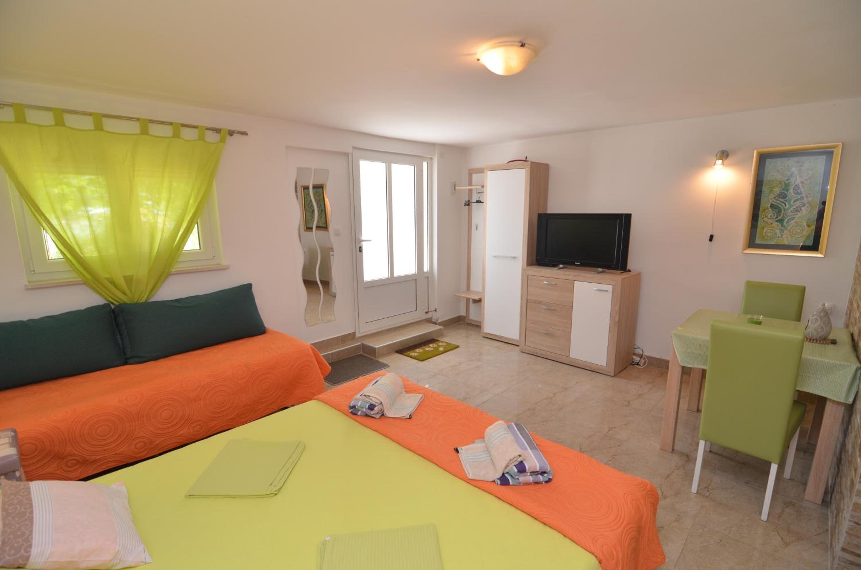 Studio Apartment photo 3