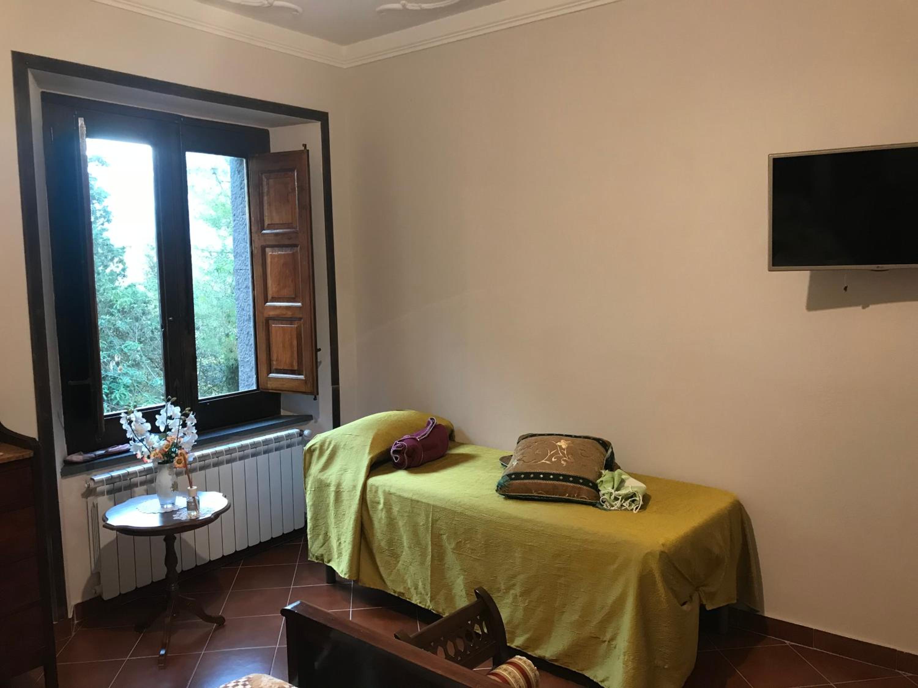 Deluxe Double Room with Shower photo 3