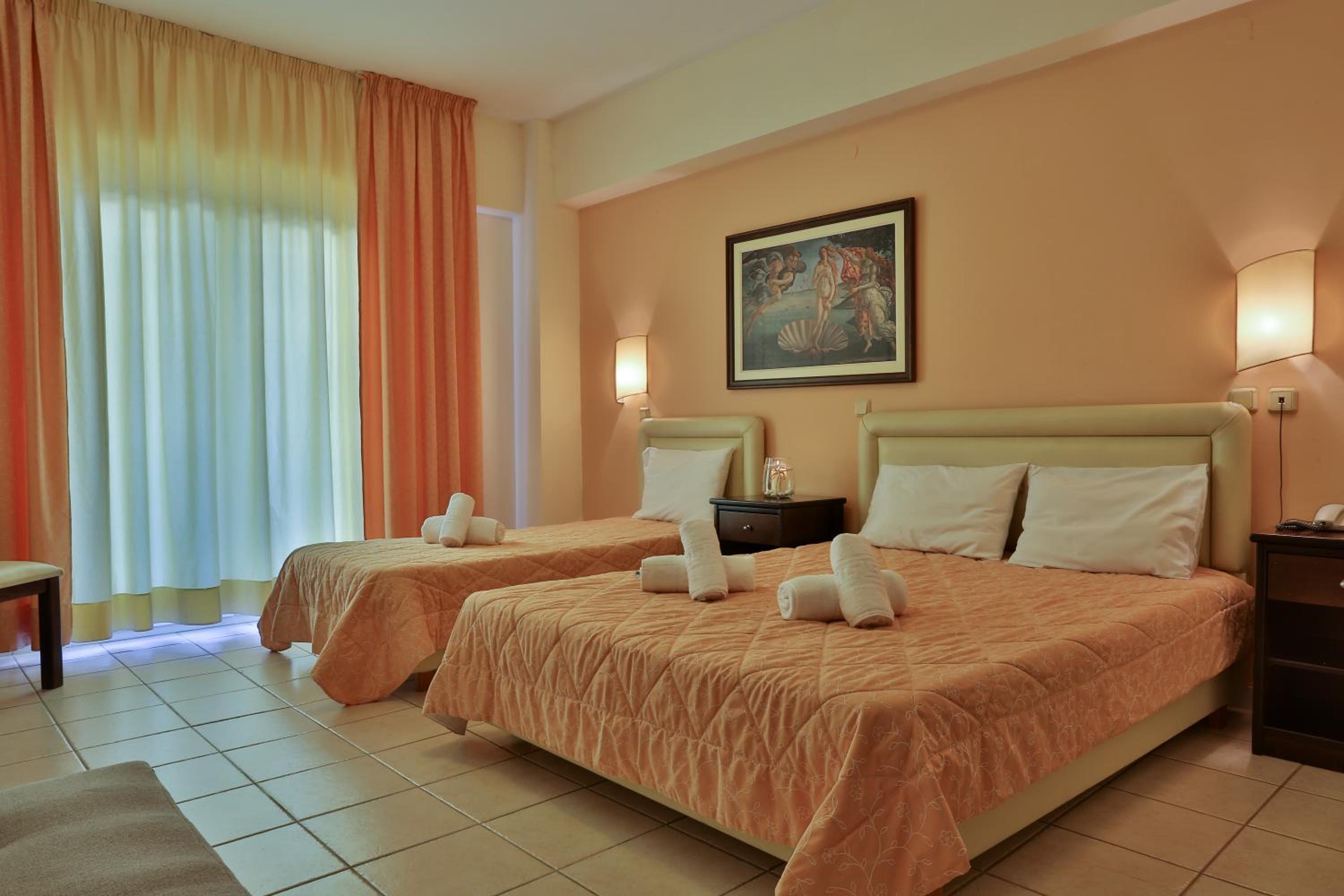 Comfort Triple Room
