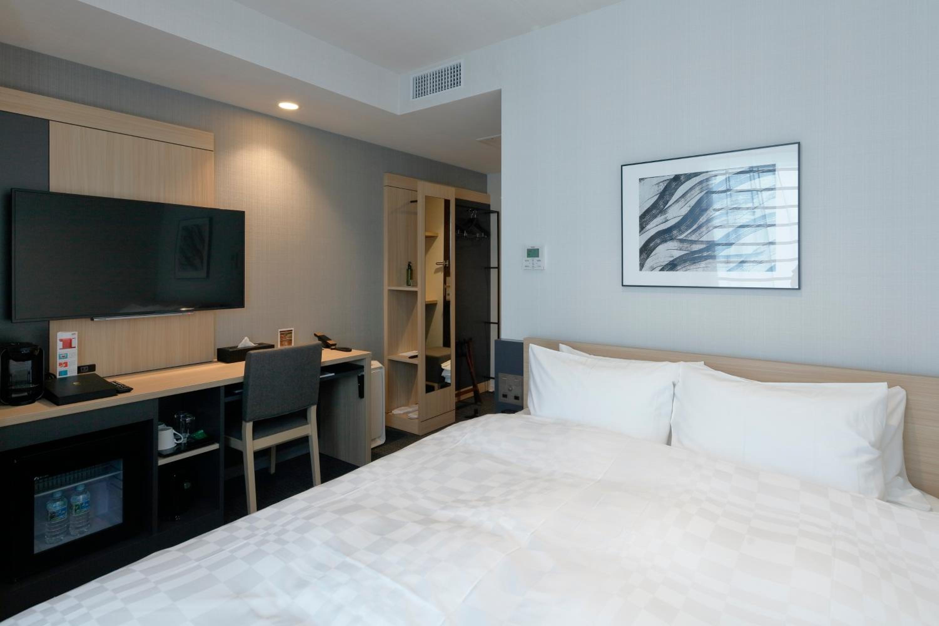 Double Room - Non-Smoking photo 3