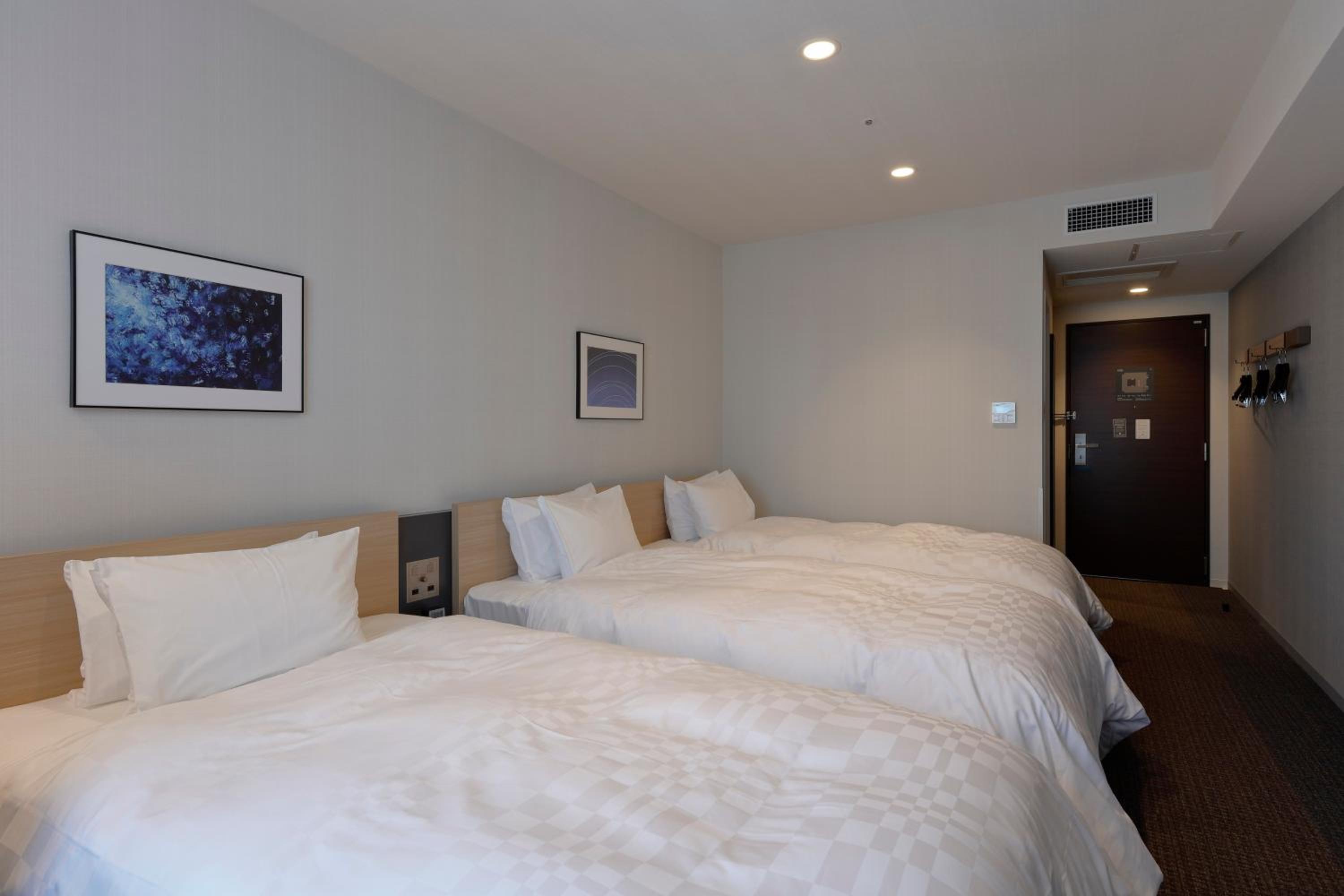 Triple Room - Smoking photo 3