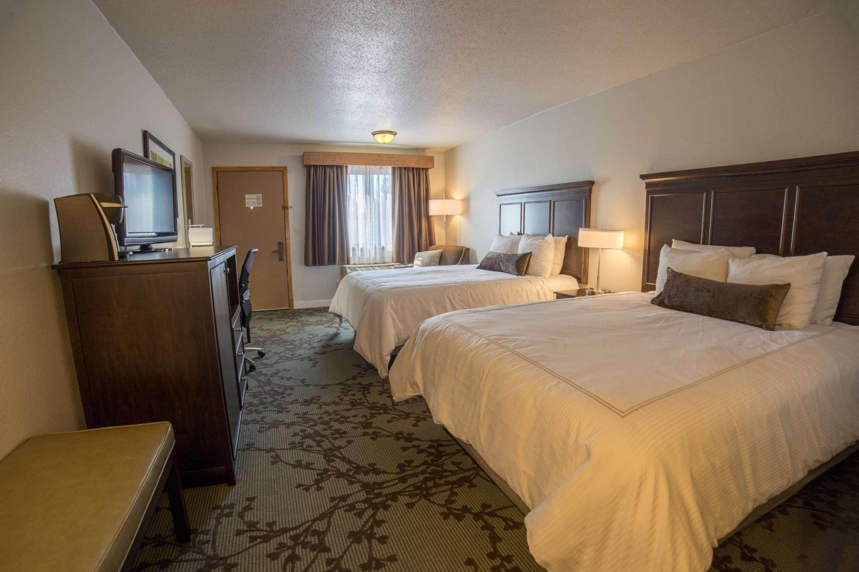 Queen Room with Two Queen Beds - First Floor photo 1