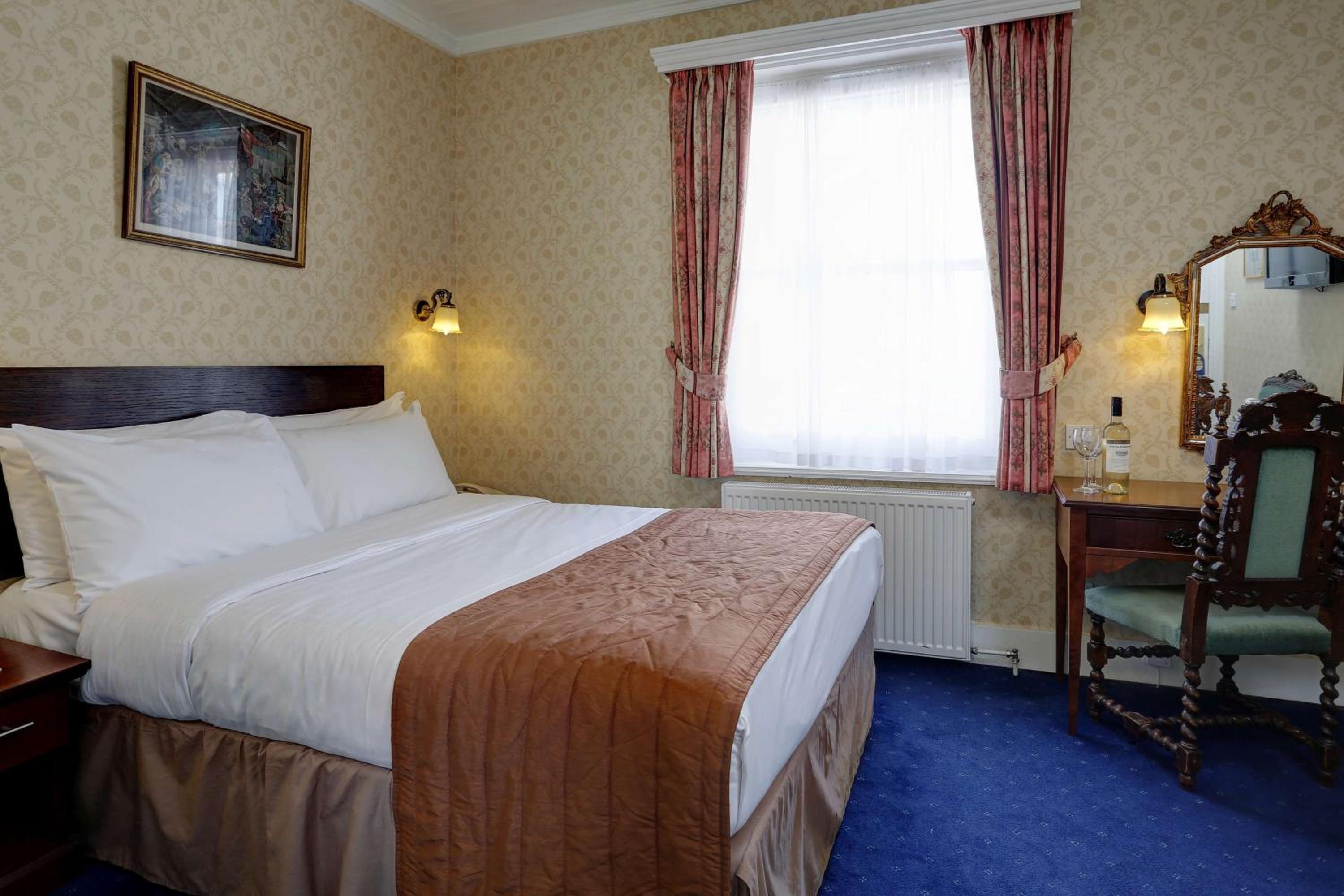 Standard Double Room - Non-Smoking photo 2