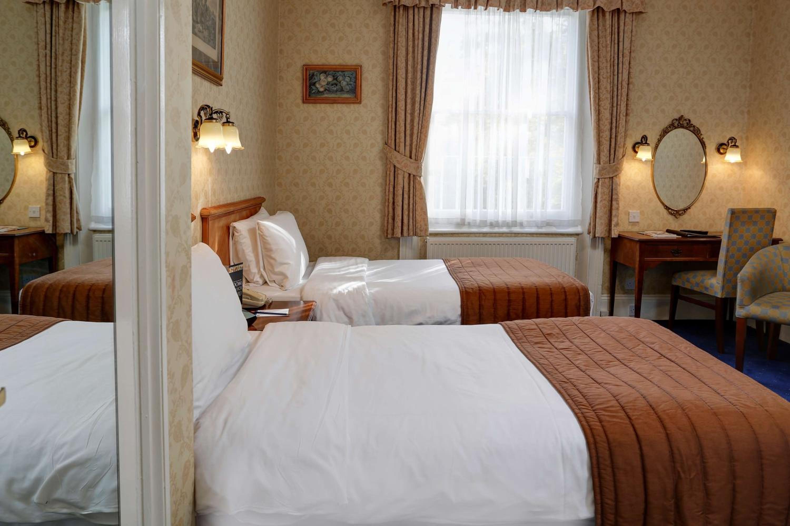 Standard Twin Room - Non-Smoking photo 3