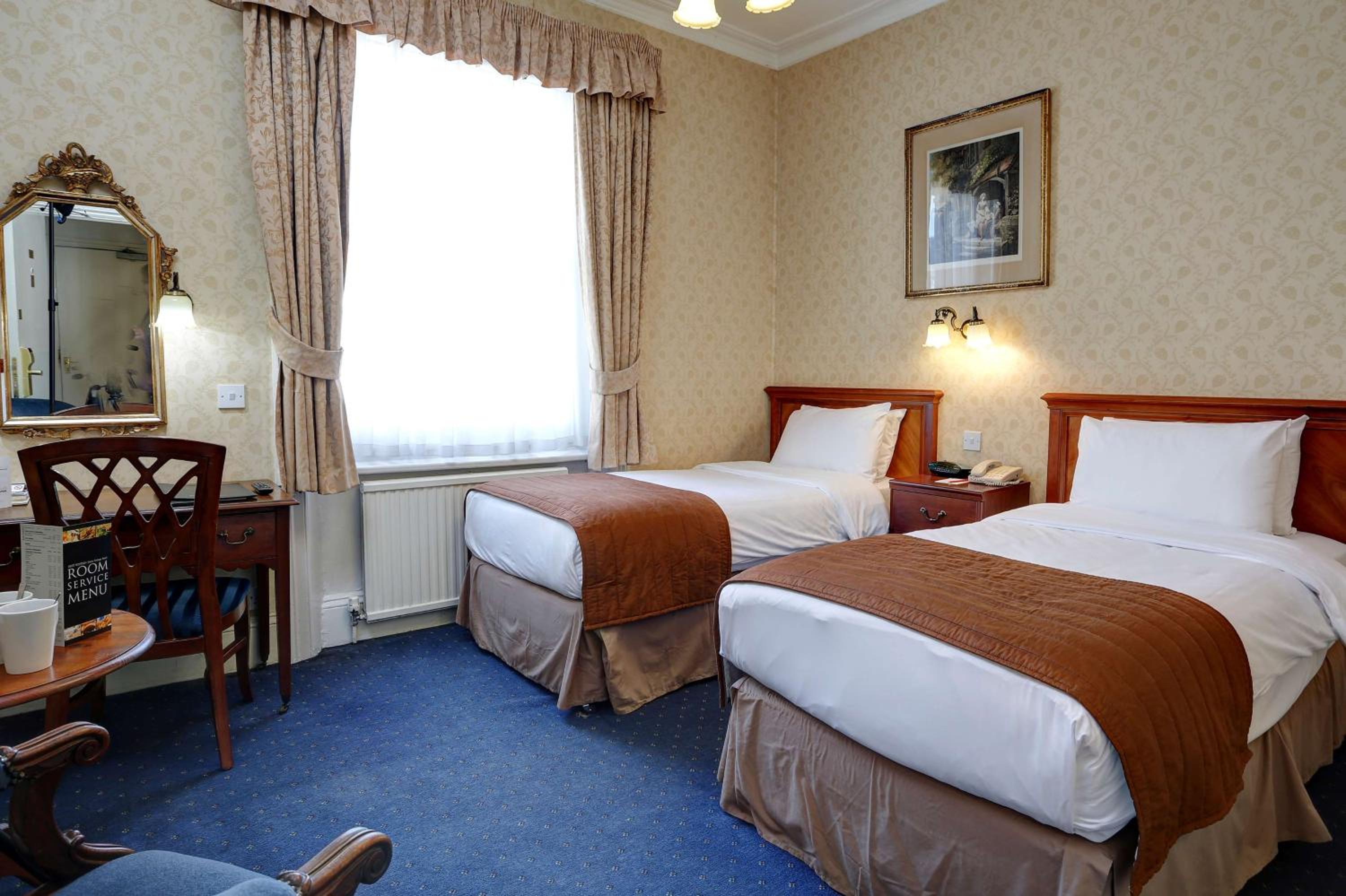Standard Twin Room - Non-Smoking photo 1
