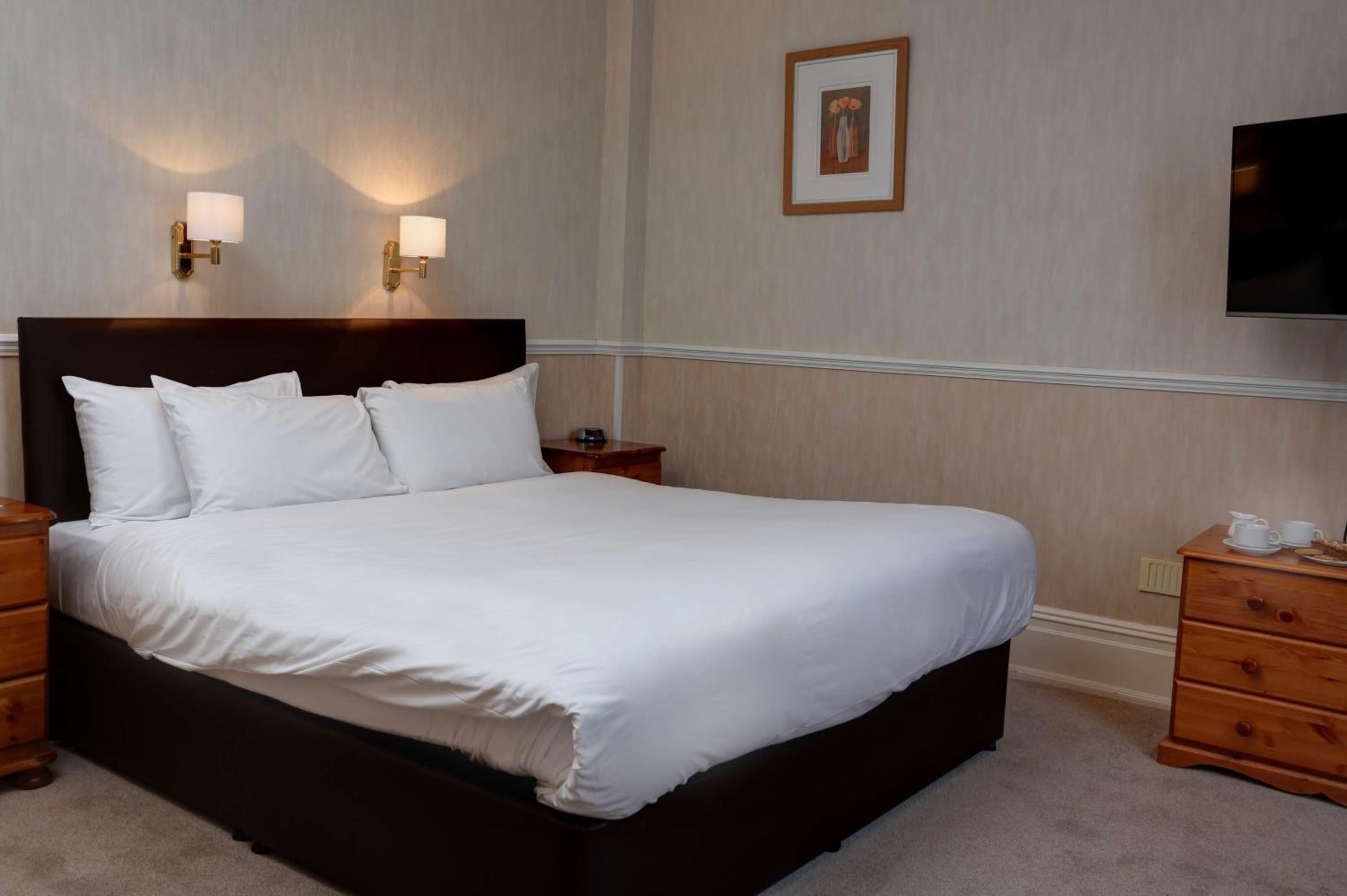 Executive King Room - Non-Smoking - Photo 3