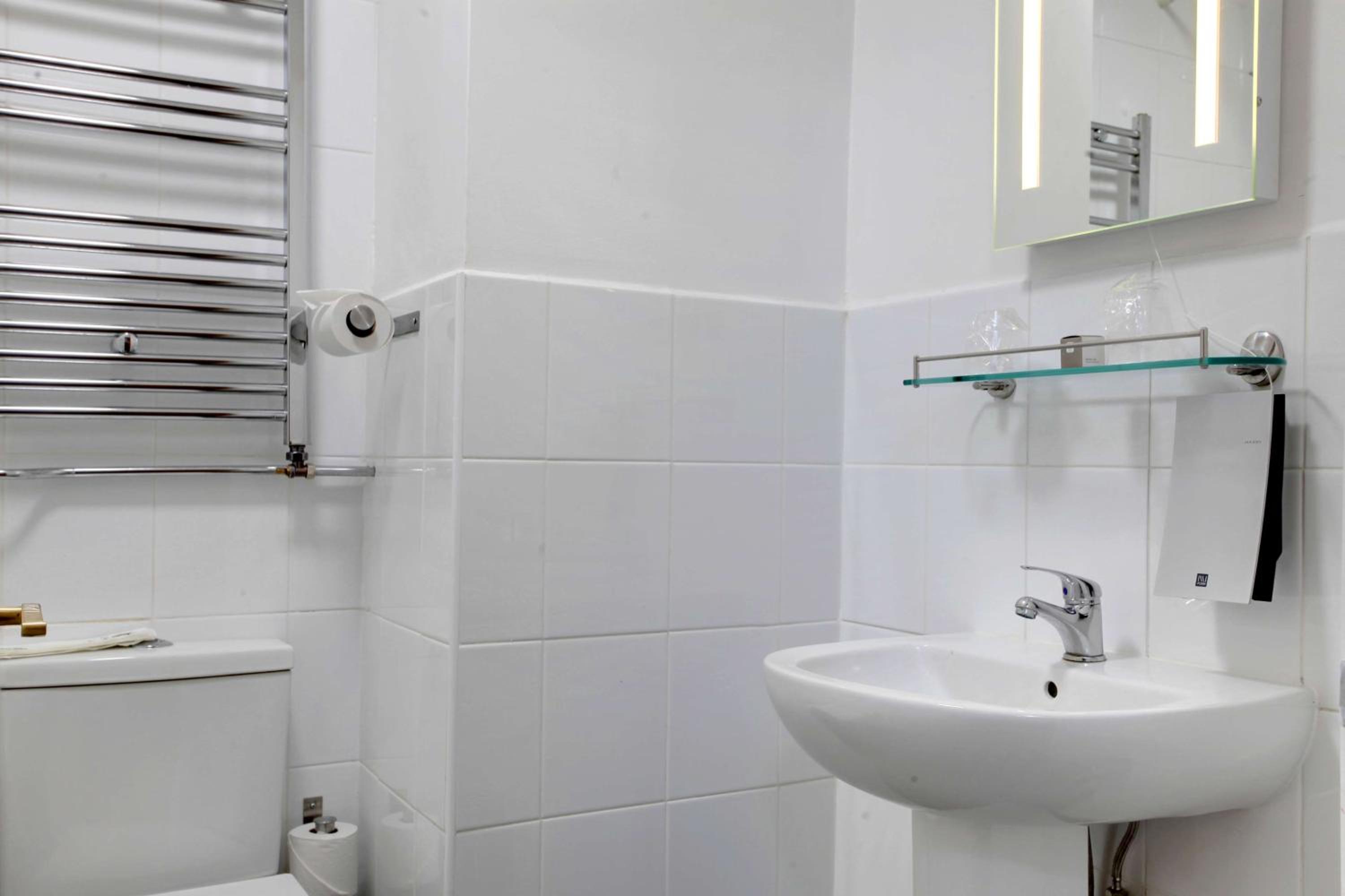 Standard Double Room - Photo 4