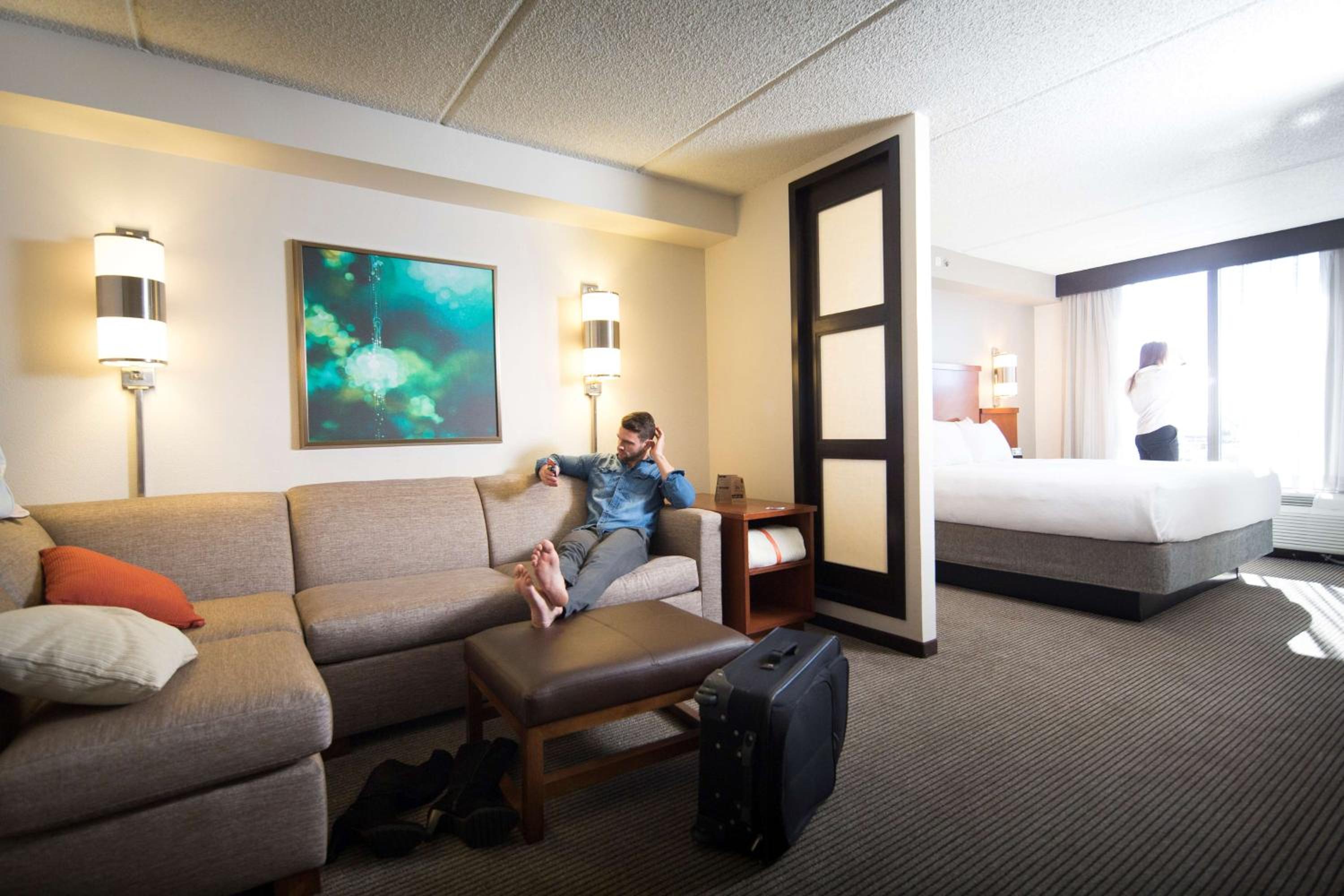King Room with Sofa Bed - High Floor - Photo 2