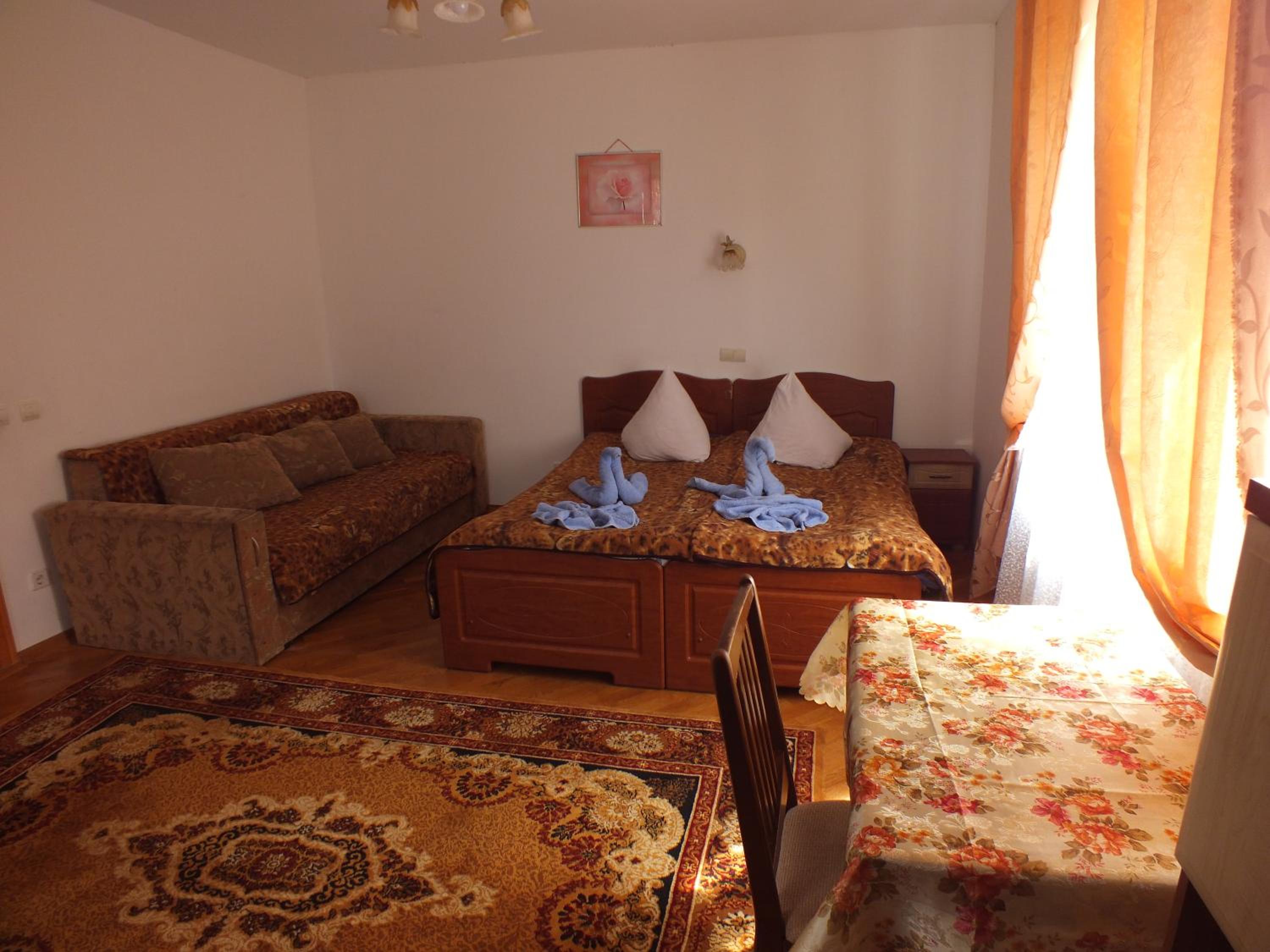 Quadruple Room with Private Bathroom photo 1