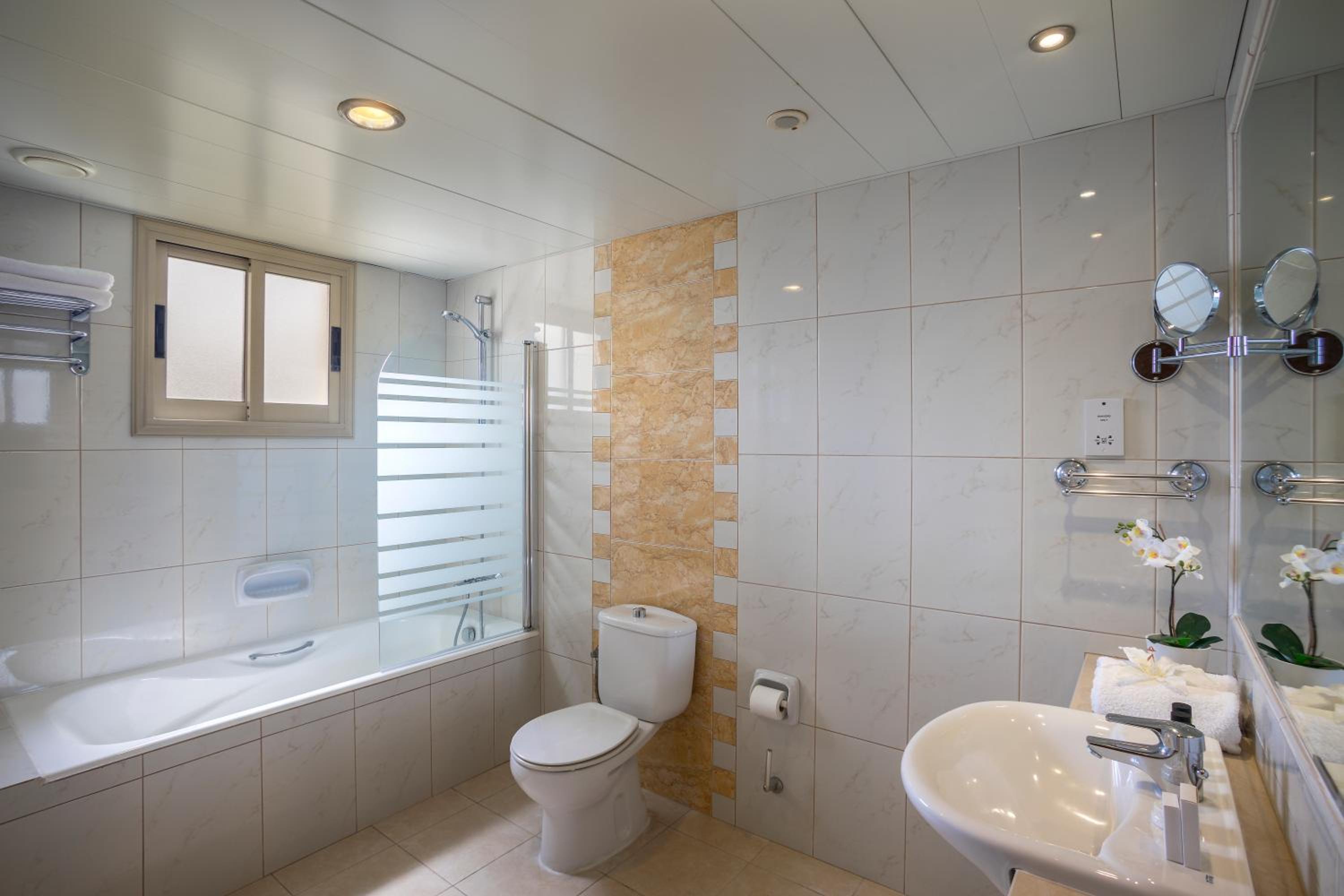 Family Suite with Inland View - Photo 7