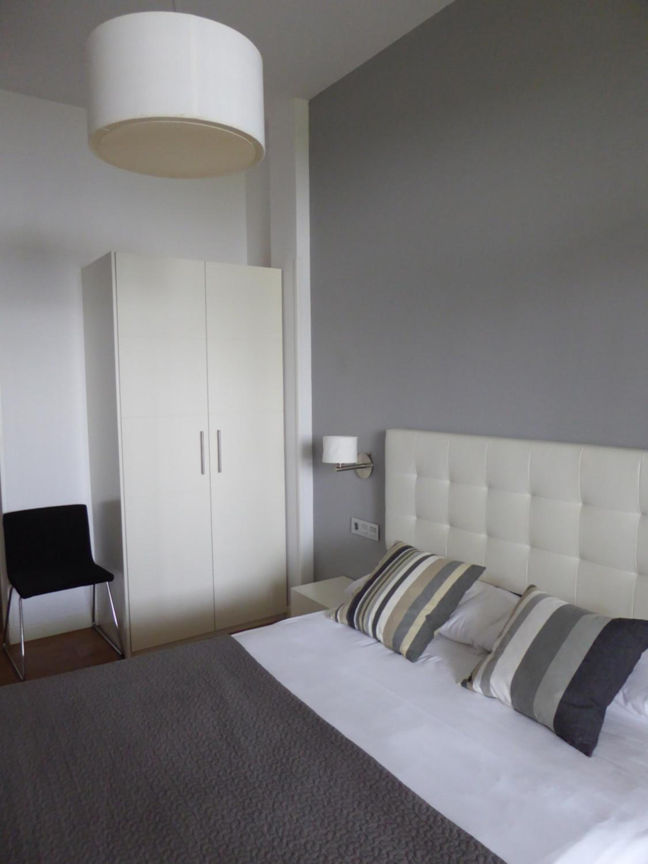 Double or Twin Room with Private Bathroom - Photo 1